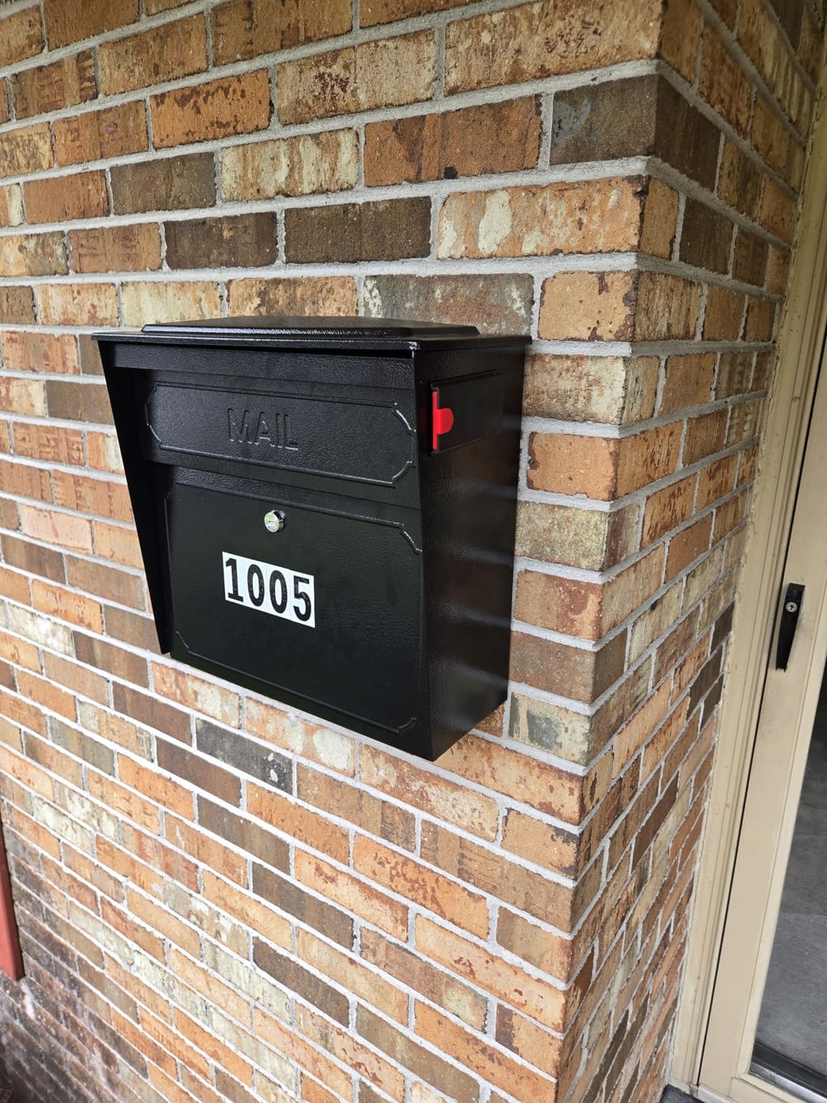Mail Boss Townhouse Decorative Locking Wall Mount Mailbox, Galvanized Steel customer photo 2