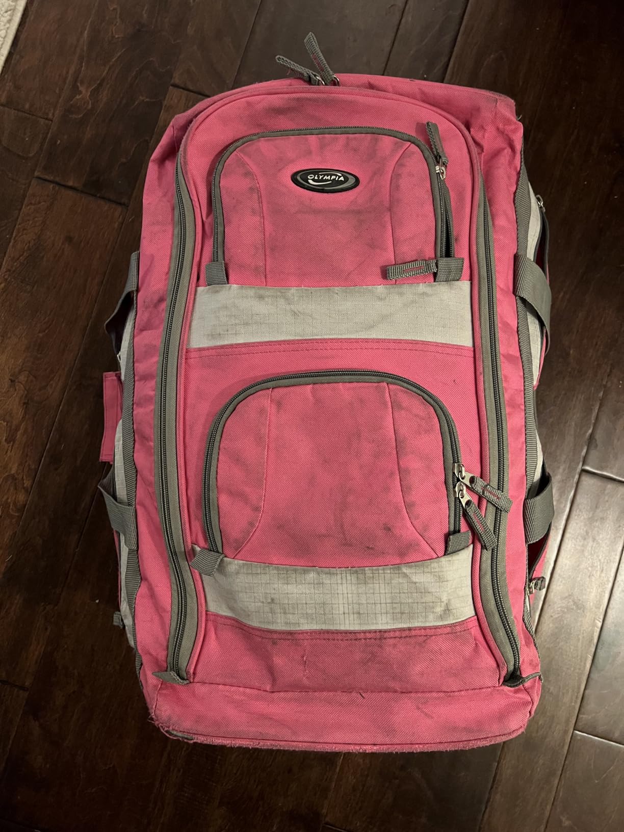 Olympia U.S.A. 33 inch Jumbo Size 8 Pockets Wheeled Rolling Duffel Bag Water Resistant Luggage Lightweight Travel Suitcase with Retractable Handle customer photo 2