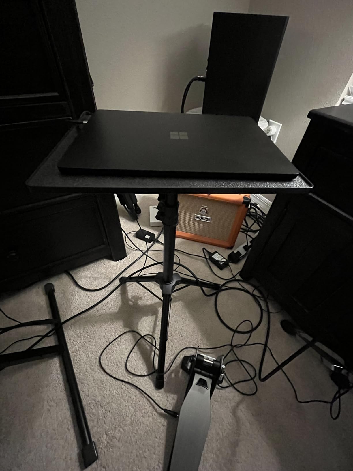 PYLE-PRO Universal Laptop Projector Tripod Stand - Computer, Book, DJ Equipment Holder Mount Height Adjustable Up to 39.37” w/ 14” x 11” Plate Size -for Office, Home, Stage, Studio, DJ Racks Holder customer photo 1