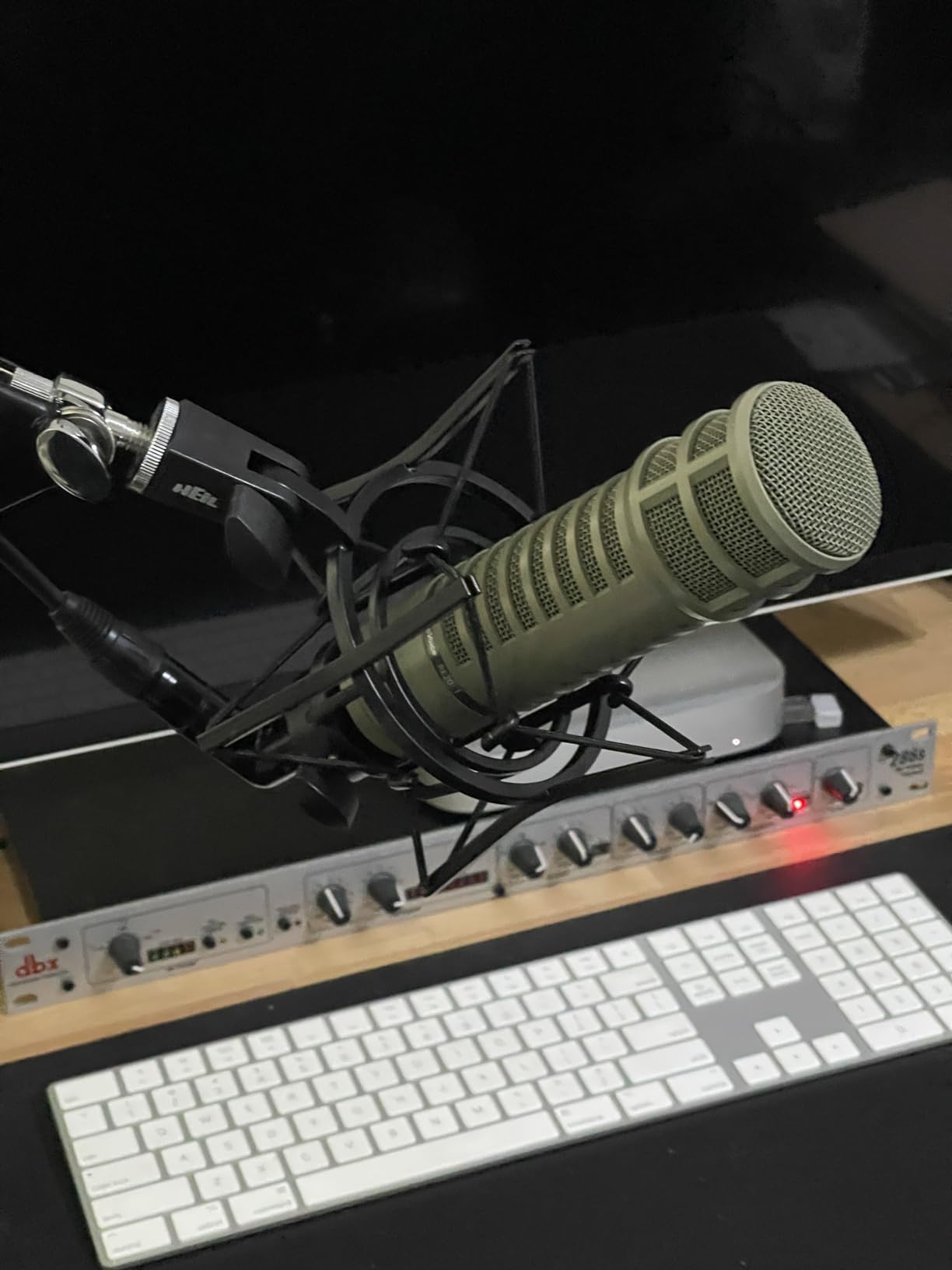Heil’s PRSM Rugged, Professional-Quality Shock Mount for Home or Studio Use, Video Podcast, Broadcast, Audio Podcast customer photo 1
