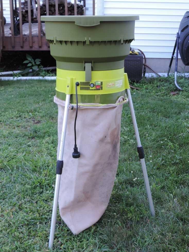 Sun Joe SDJ616 13-Amp Electric Leaf Mulcher/Shredder 13-Amp 16:1 Reduction Ratio, 8,000-RPM, Mulch up to 55-Gallons per Minute, Adjustable Control Dial customer photo 2