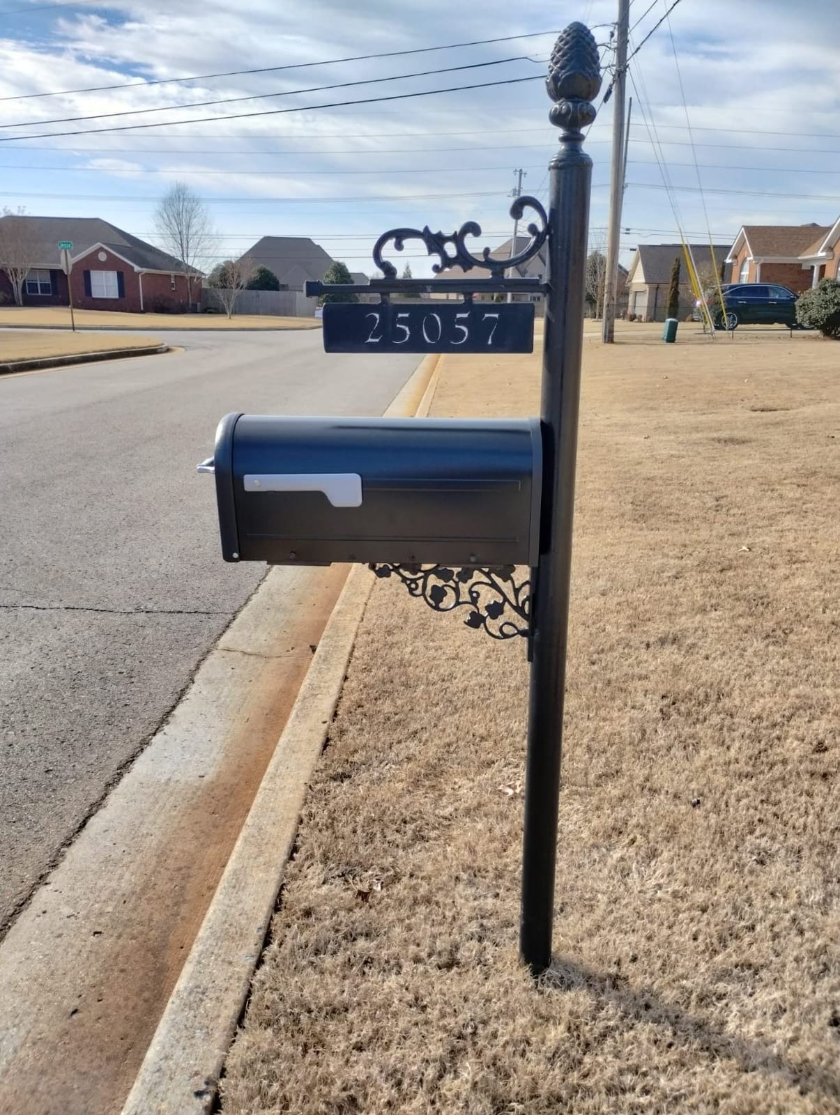 Architectural Mailboxes Chadwick Galvanized Steel Post Mount Mailbox, 8950B-10, Black, Medium Capacity customer photo 2