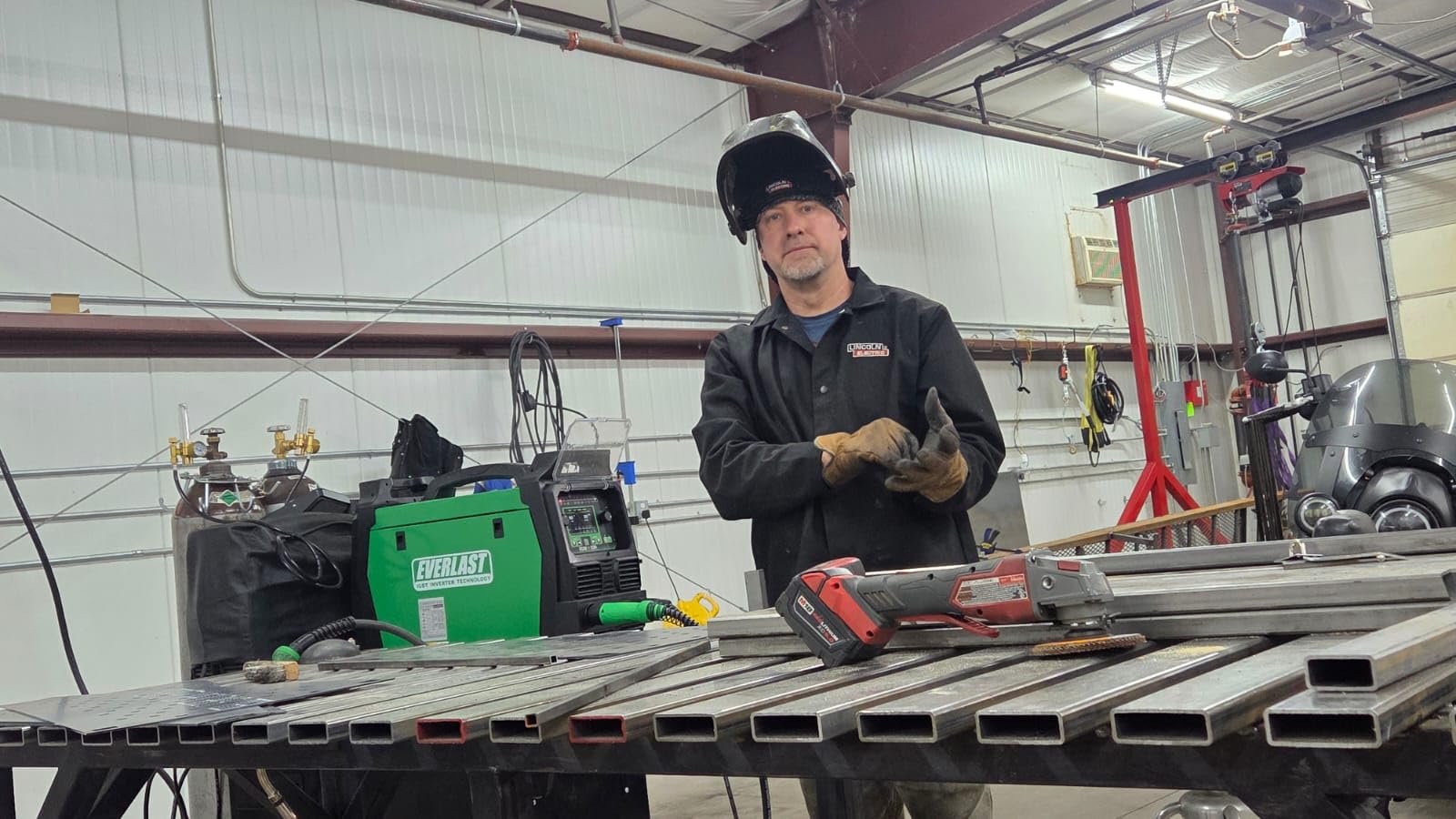 Lincoln Electric Black Flame-Resistant Cloth Welding Jacket customer photo 2