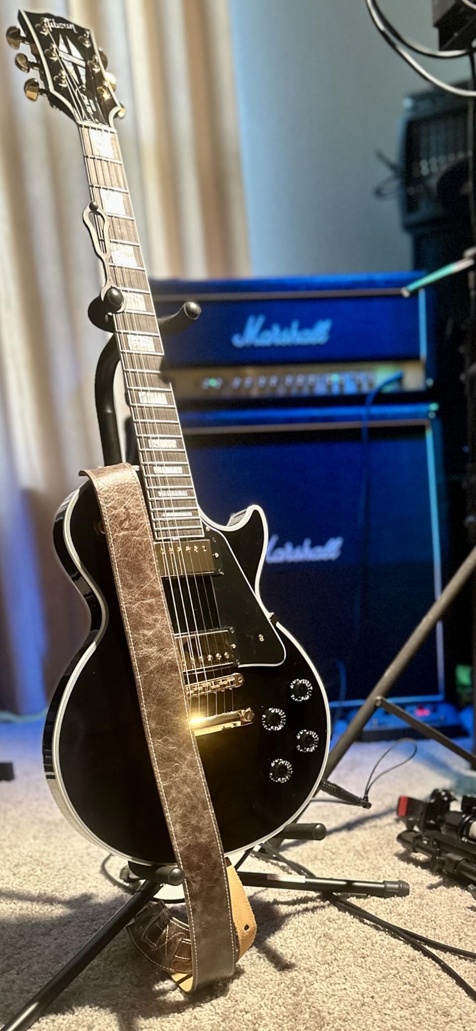 Perri’s Leathers LTD. Wide Deluxe Italian Leather Adjustable Guitar-Straps customer photo 2