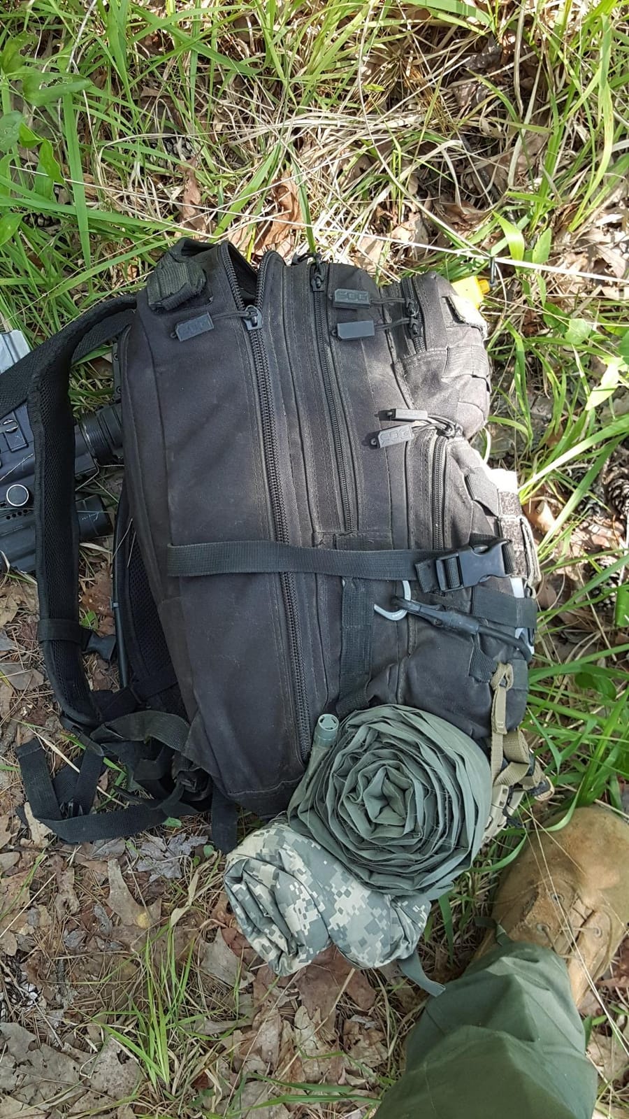 SOG Opcon Hydration Day Pack with 2-Liter Reservoir, 18.2-Liter Storage,Black customer photo 2