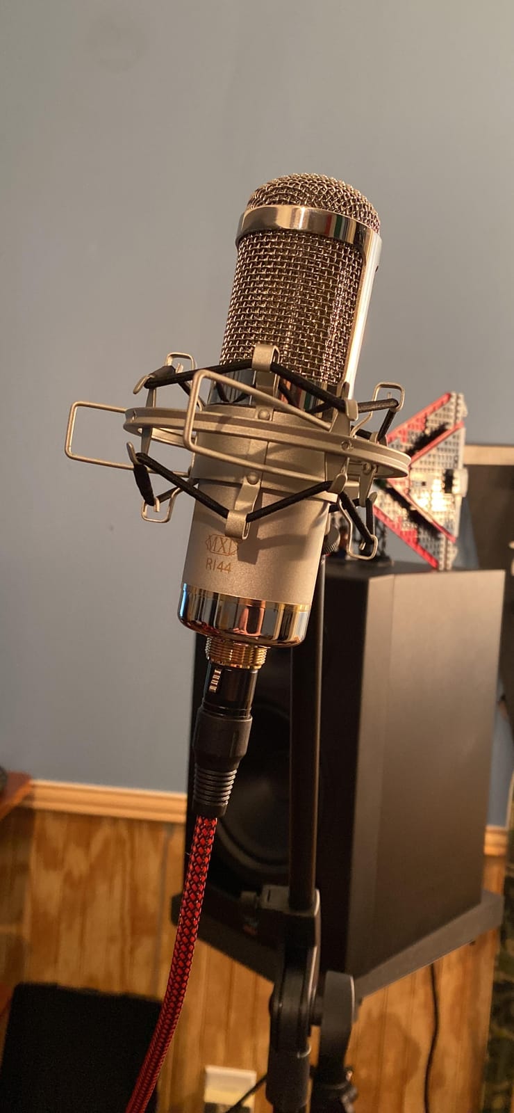 MXL R144 HE Heritage Edition Classic Ribbon Microphone customer photo 2