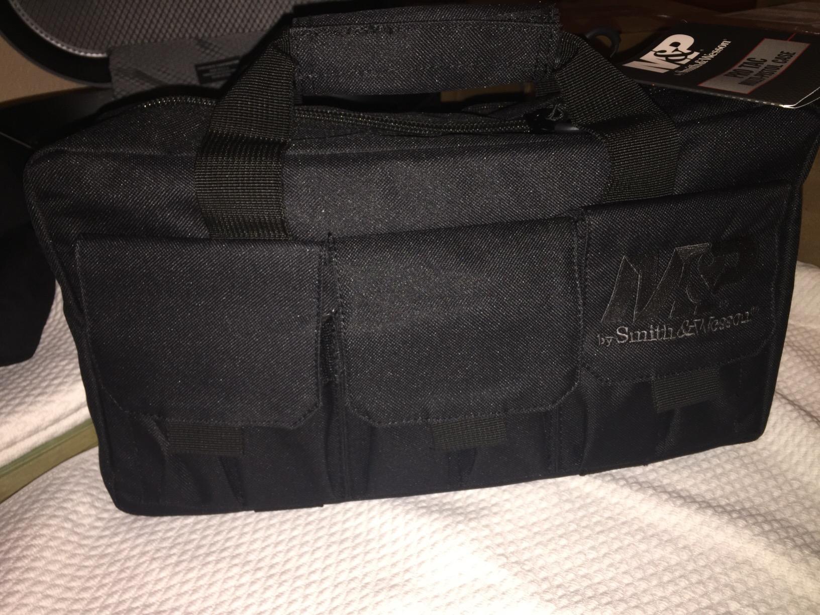 Smith & Wesson M&P Pro Tac Padded Handgun Case with Ballistic Fabric Construction and External Pockets for Shooting, Range, Storage and Transport customer photo 1