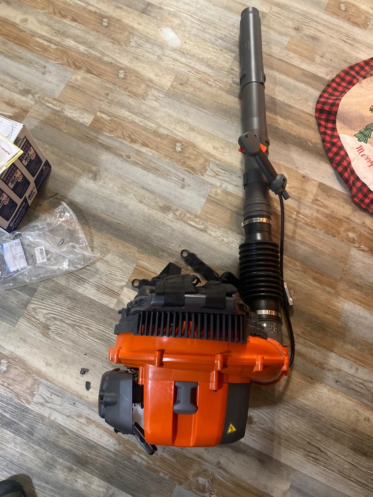 Husqvarna 360BT Gas Backpack Leaf Blower, 65.6-cc 3.81-HP 2-Cycle, 890 CFM/232 MPH/30-N customer photo 1