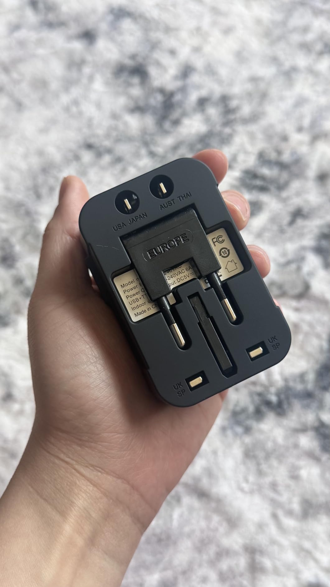 Universal Travel Adapter USB C, All in One Worldwide Plug Adapter, Black customer photo 1