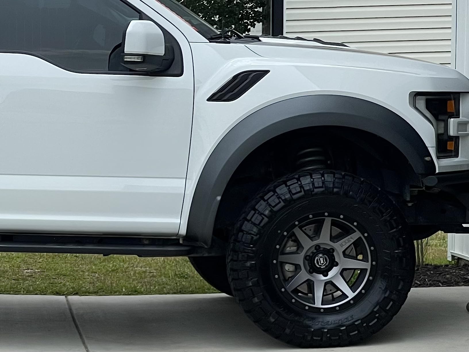 NITTO 35X12.50R18LT 128Q F/12 NITTO RIDGE GRAPPLER BW customer photo 1