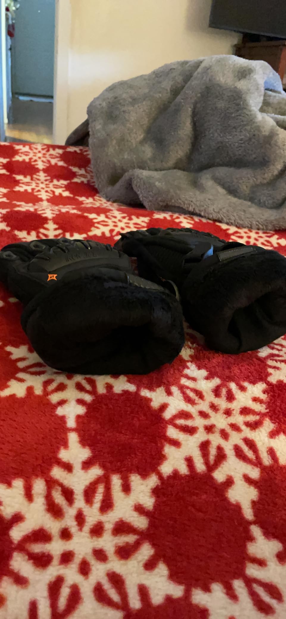 IRON JIA'S Winter Motorcycle Gloves for Men and Women, CE Level 1 KP customer photo 2