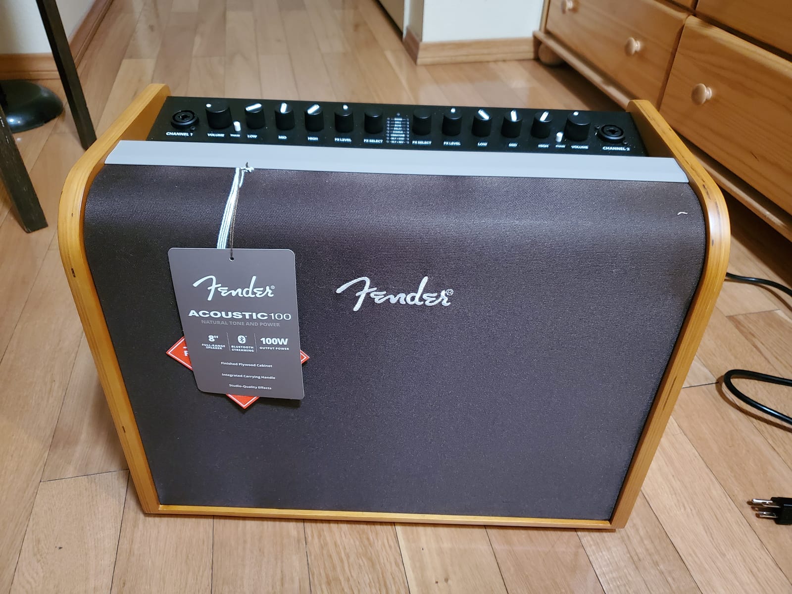 Fender 100W Acoustic Guitar Amp with Bluetooth Speaker, Natural Blonde customer photo 1