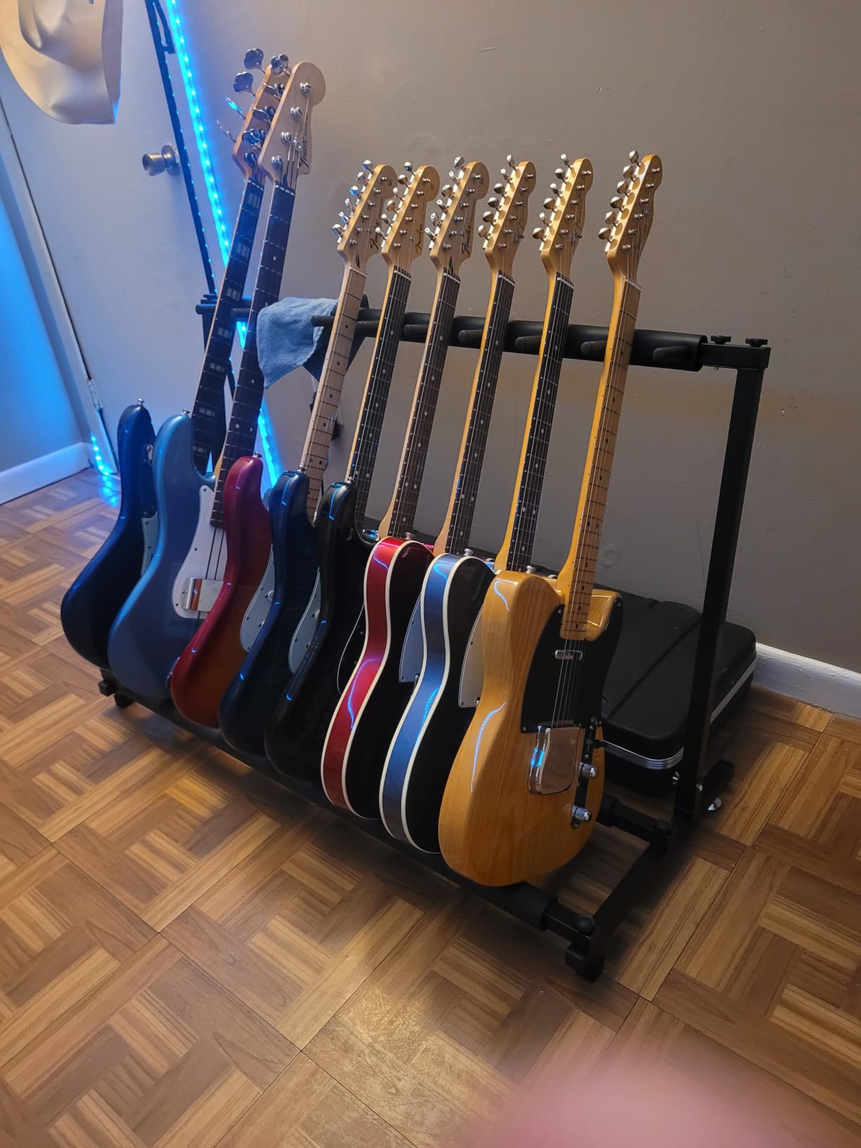 Kuyal 5 Holder Guitar Stand,Multi-Guitar Display Rack Folding Stand customer photo 1