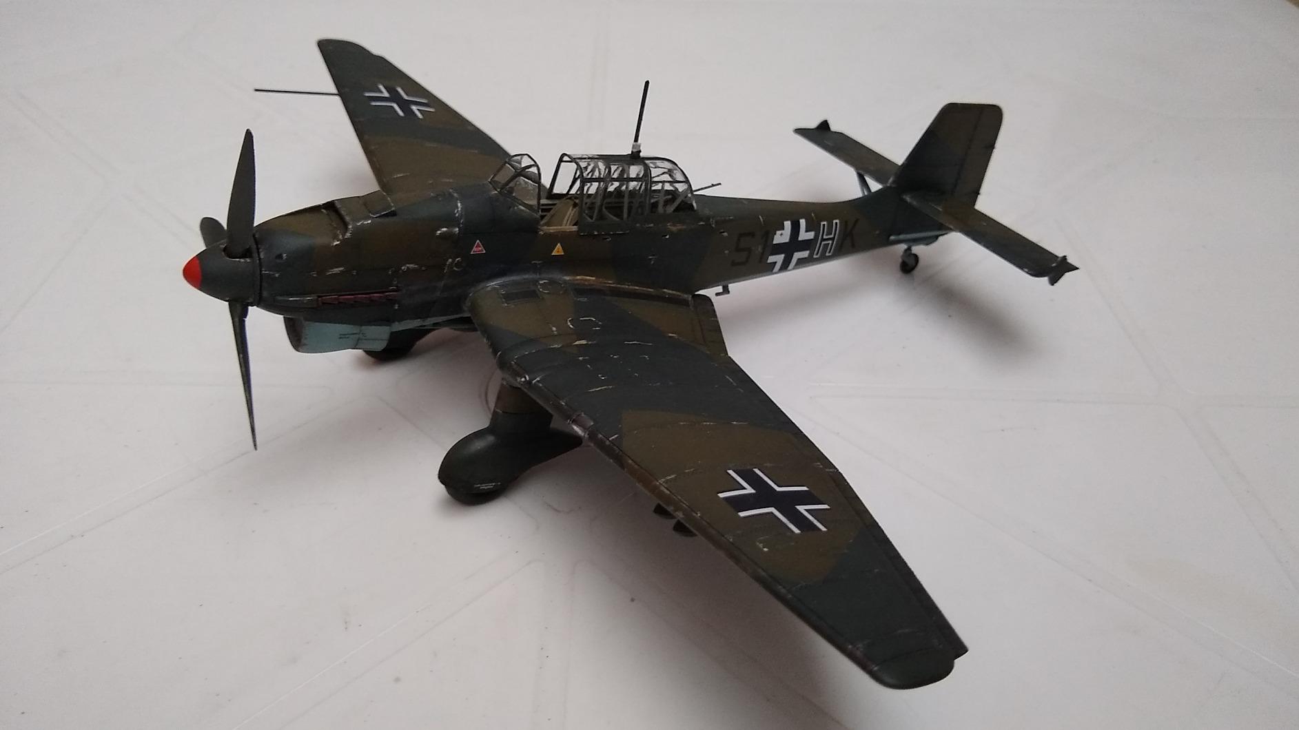 Airfix Model Airplane Kit A05120B Messerschmitt Bf109E-4 / E-1 Military Aviation Plastic Model Kit - Scale 1:48 customer photo 2
