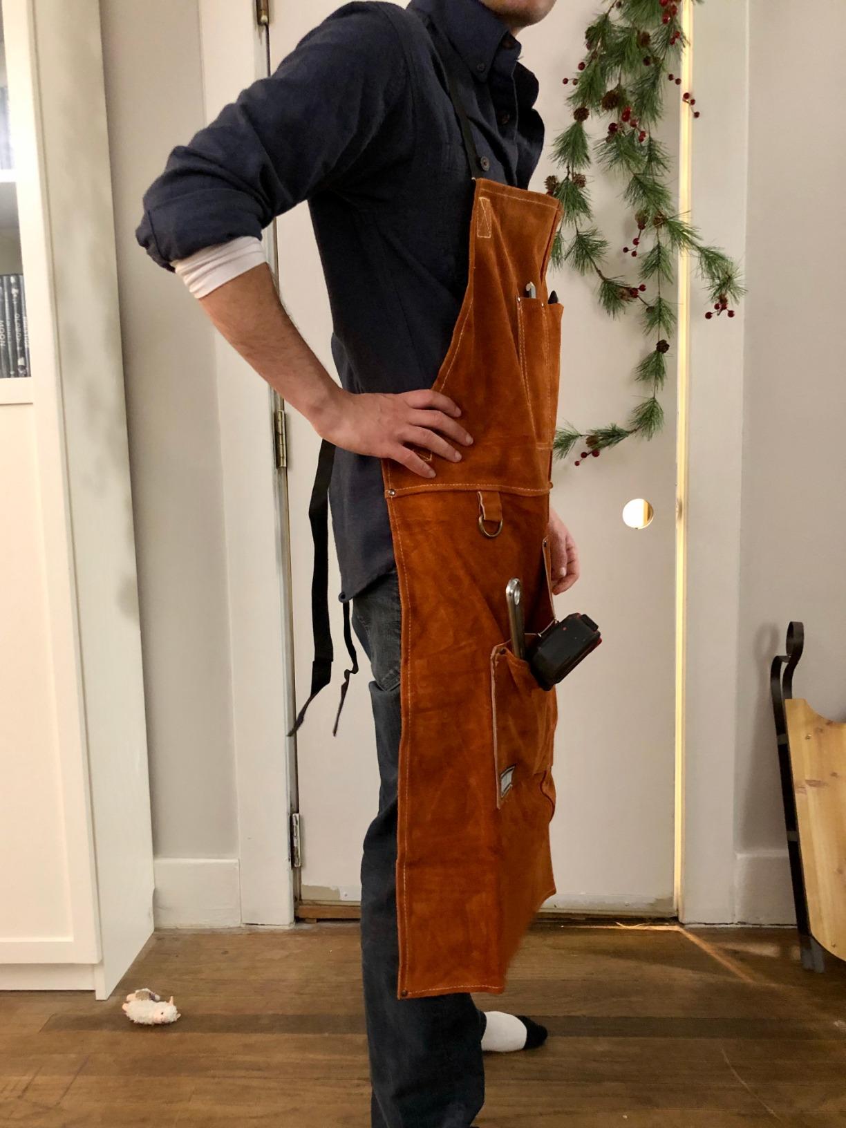 QeeLink Leather Welding Apron 6 Pockets Heat Flame Resistant for Blacksmith customer photo 1
