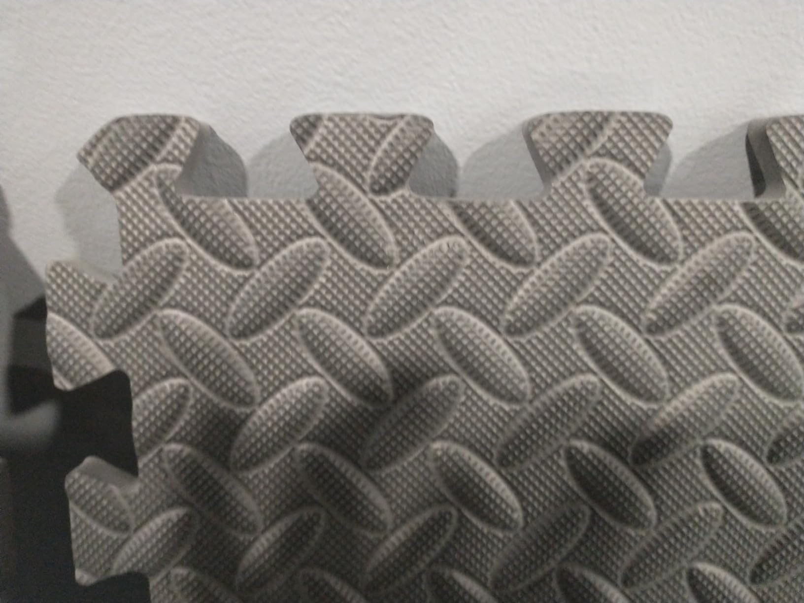 Yes4All EVA Interlocking Mats, Puzzle Floor Tiles, Foam Floor Padding with Border for Furniture, Home Space, Living Room, Garage 11 SQFT customer photo 2