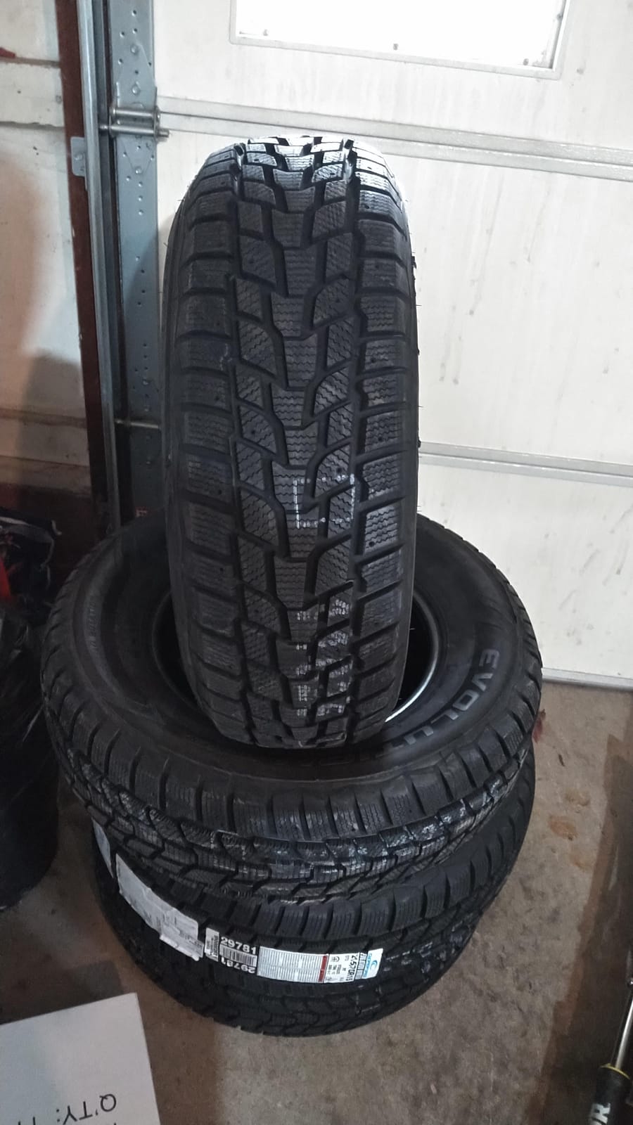 Cooper Evolution Winter 205/55R16XL 94H Tire customer photo 1