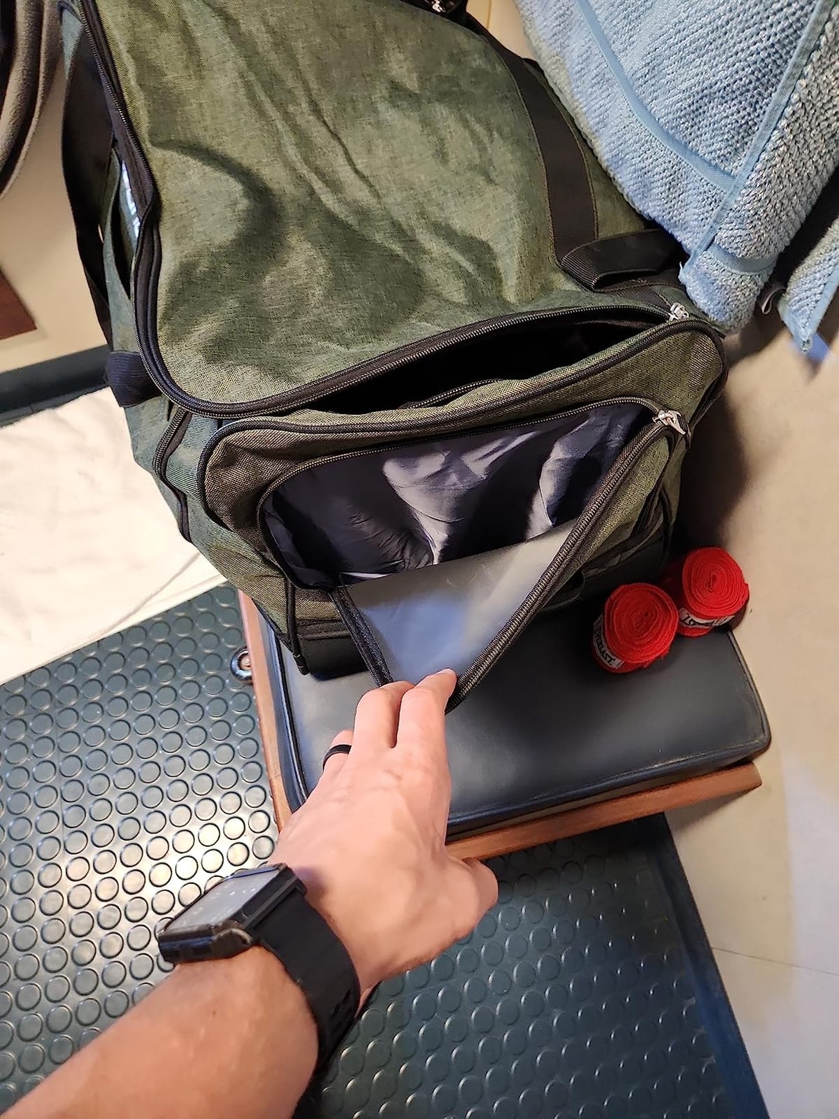 Pacific Gear Duffel Bag with Rolling Wheels customer photo 2