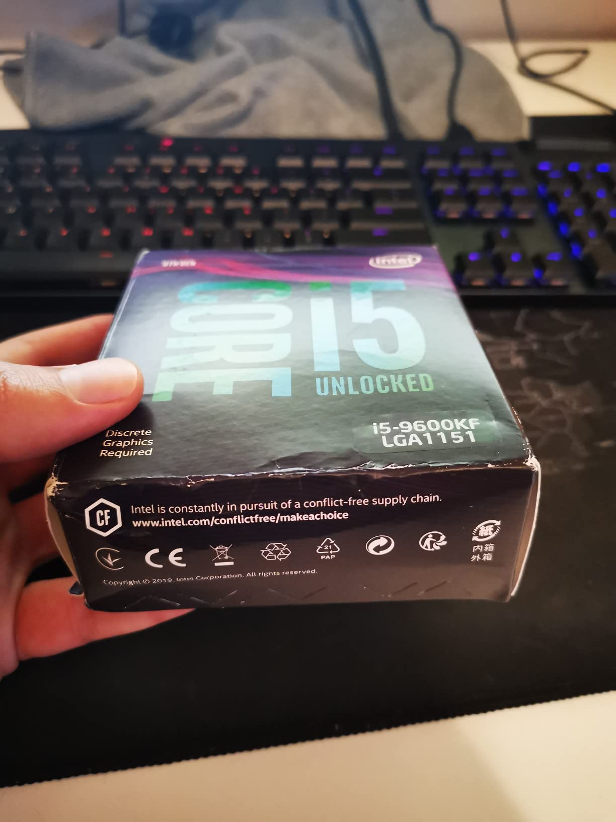 Intel Core i5-9600KF Desktop Processor 6 Cores up to 4.6 GHz Turbo Unlocked Without Processor Graphics LGA1151 300 Series 95W customer photo 2