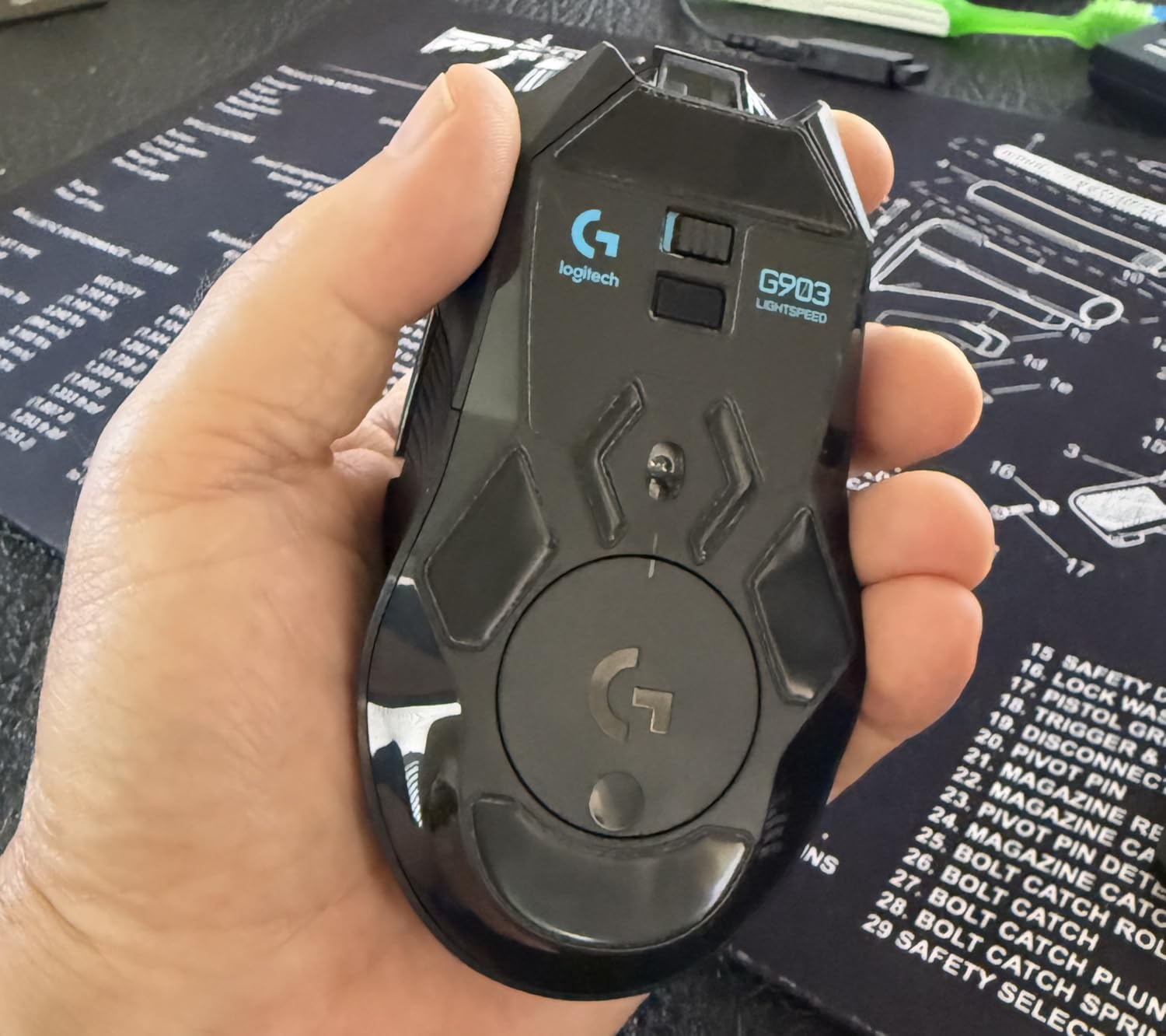 Logitech G903 Lightspeed Wireless Gaming Mouse - Black | 140+ Hour Rechargeable Battery, LIGHTSYNC RGB, Powerplay Compatible, Ambidextrous Design, 107G+10G Optional Weight customer photo 1