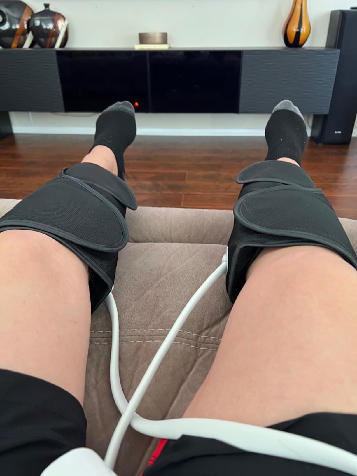 QUINEAR Leg Massager with Heat and Compression, Air Pressure Calf Massager with 2 Heating 3 Intensities, Sequential Compression Device for Circulation and Pain Relief, Ideal Gift customer photo 1