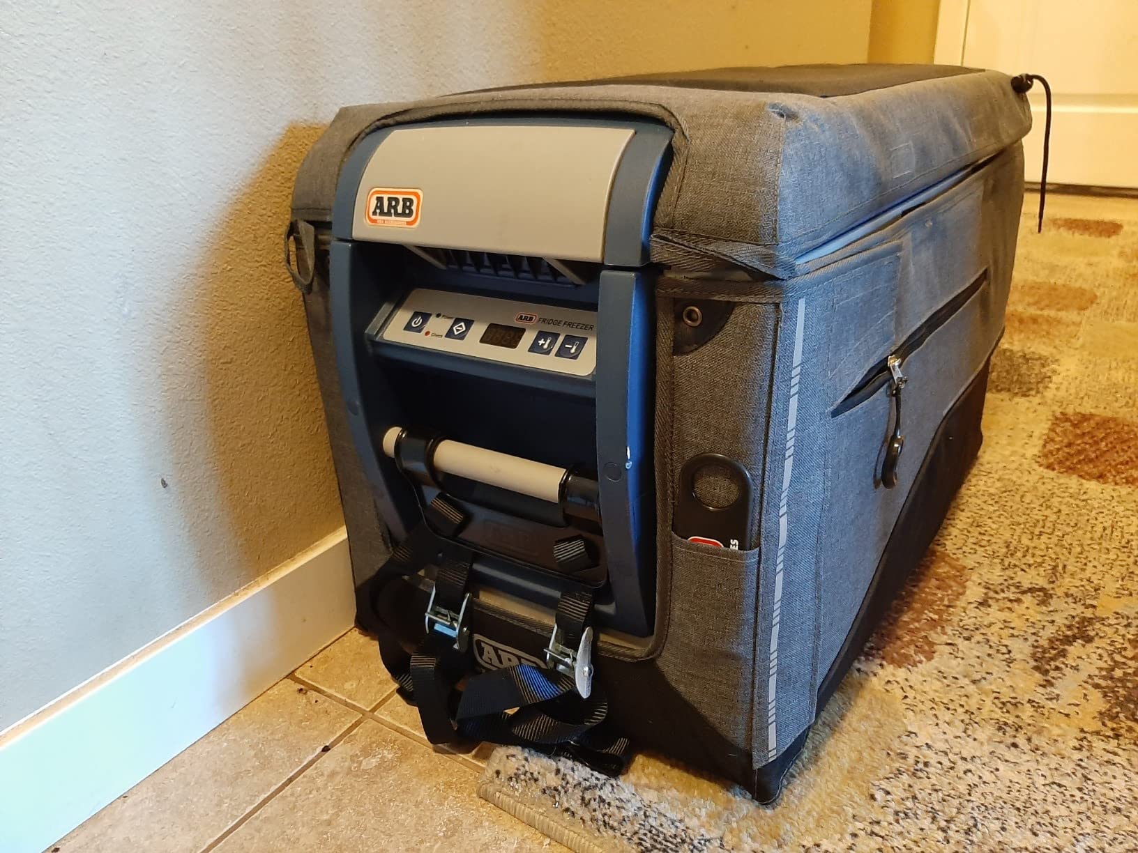 ARB Transit Bag Classic Fridge 50Q Series 2 Grey/Black (10900043) customer photo 2
