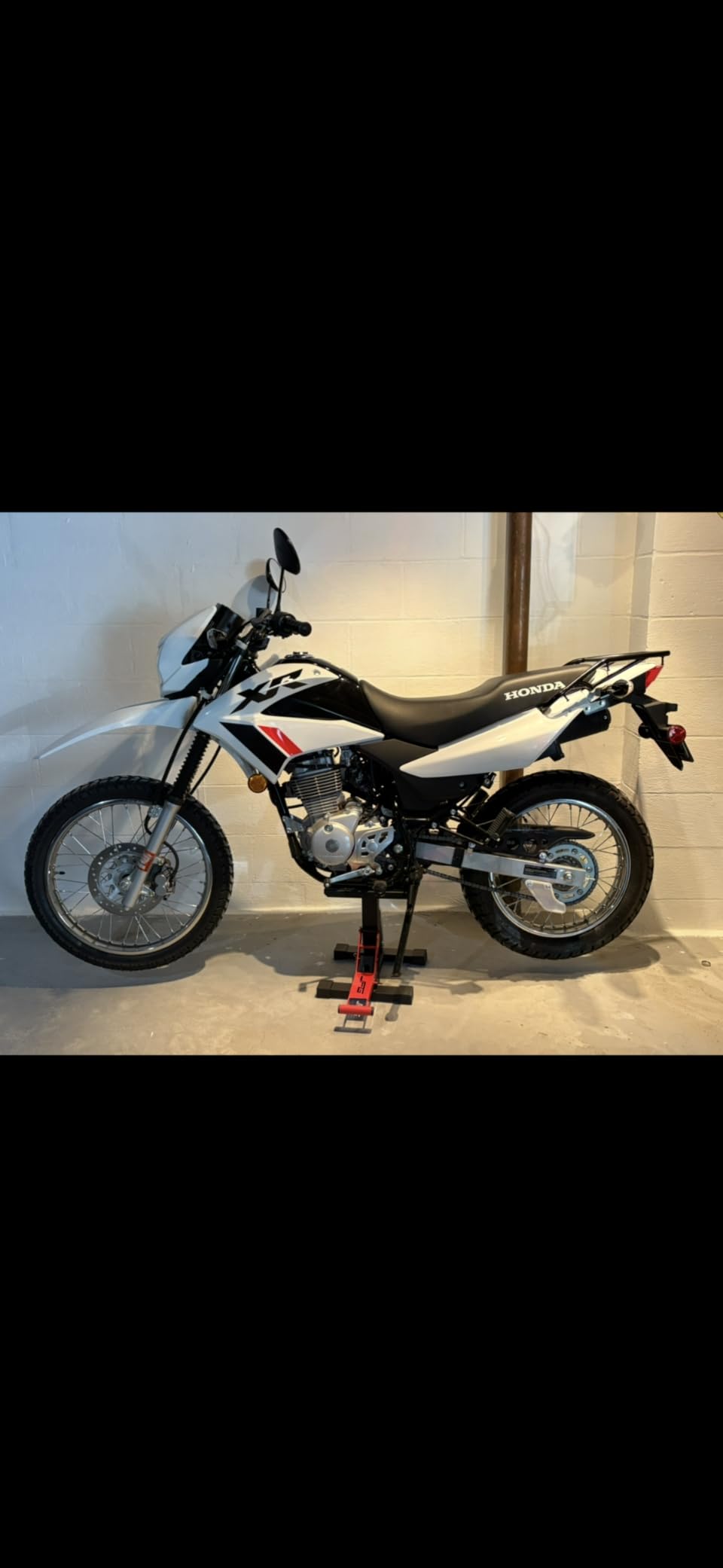 JFG RACING Adjustable Hydraulic Dirt Bike Stand Lift 1000 Lbs Capacity,Red customer photo 1
