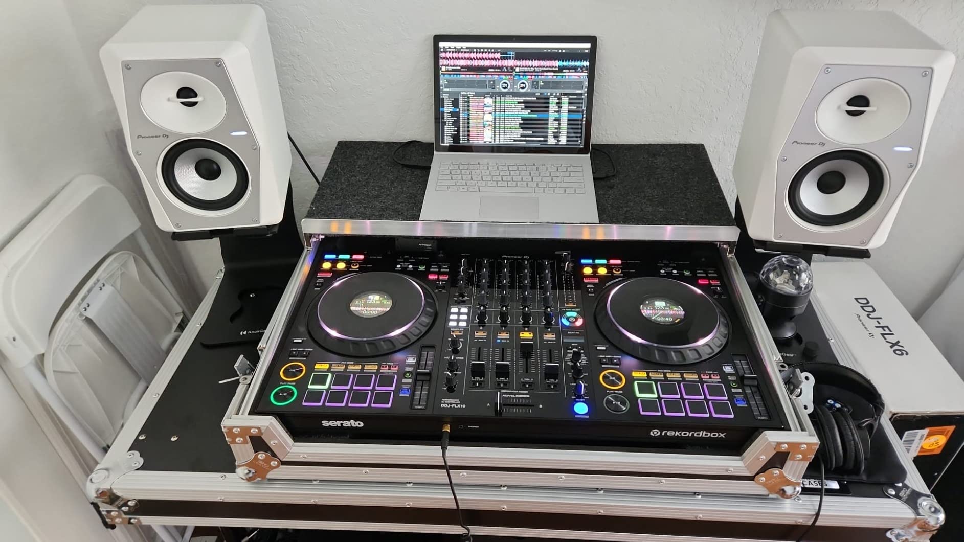 Flight Case Fits Pioneer DDJ-1000 with Glide Laptop Stand - Harmony Cases customer photo 1