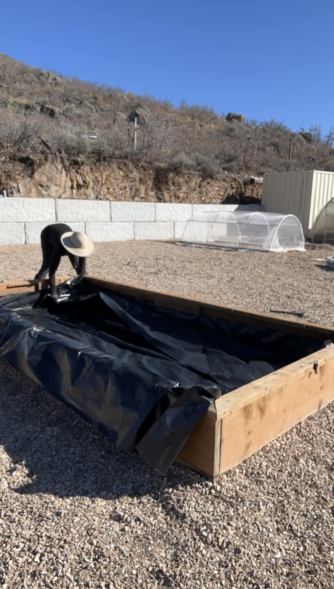 Happybuy 6x300ft Premium Weed Barrier Landscape Fabric Heavy Duty 2.4OZ, Woven Weed Control Fabric, High Permeability Good for Flower Bed, Geotextile Fabric Underlayment, Driveway Fabric Ground Cover customer photo 2