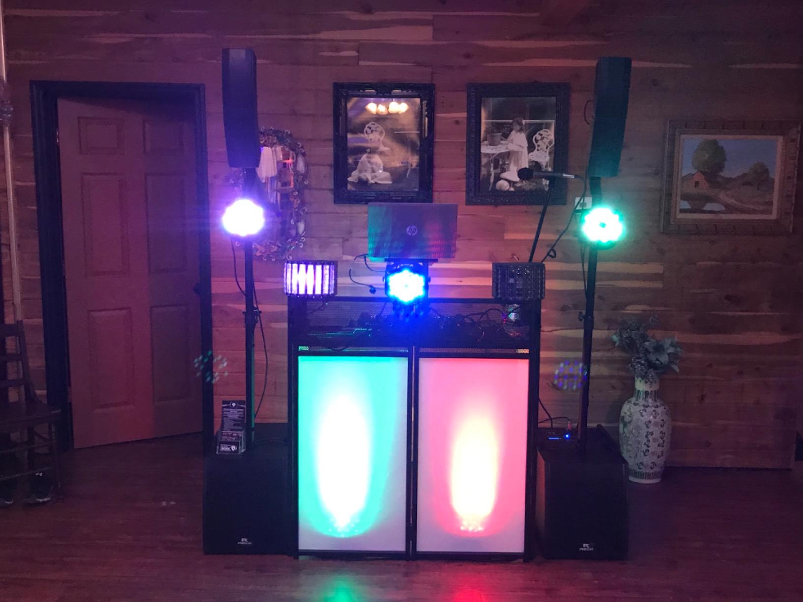 DJ Event Facade White/Black Scrim Metal Frame Booth + 20
