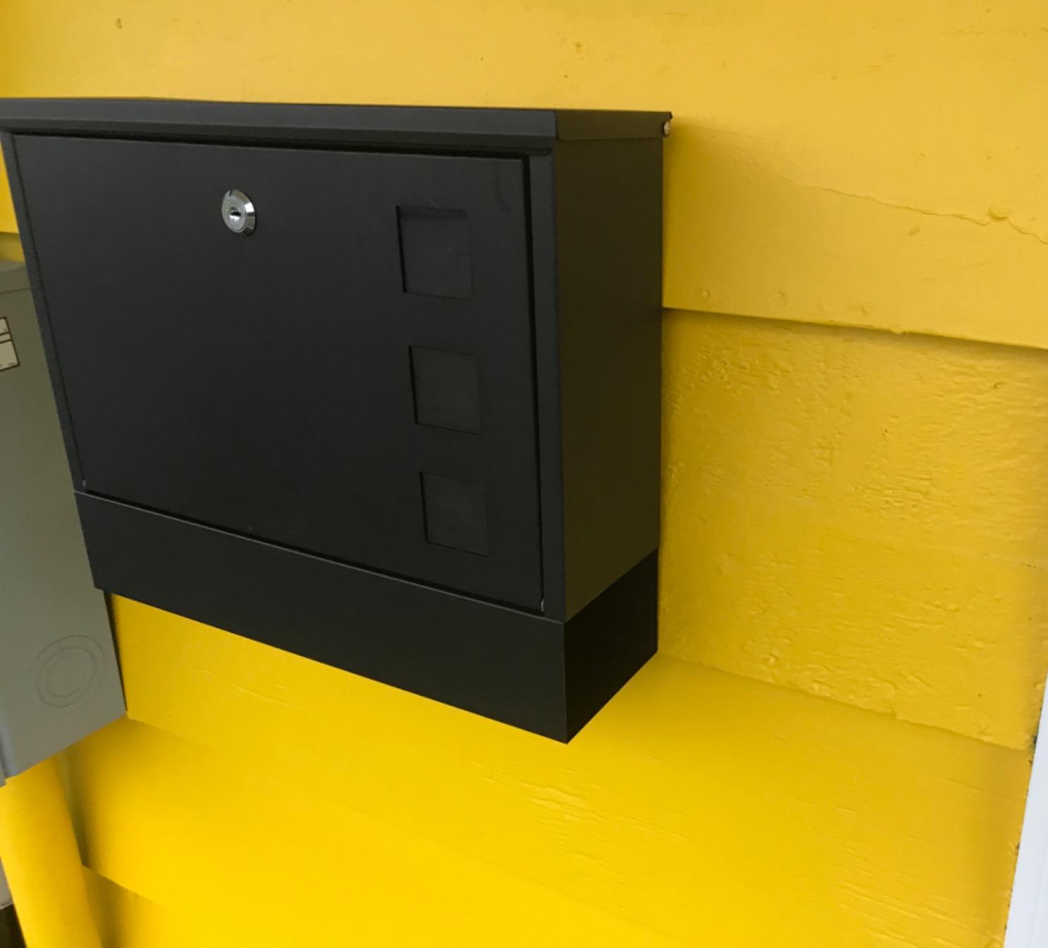 Locking Mailbox Wall Mount for Outside– Jssmst Mailboxes with Key Lock for Front Door Fence, Large Capacity Letter Box, 14.3 x 4.1 x 11.8 Inch, Black, SM-HPB911BN customer photo 2