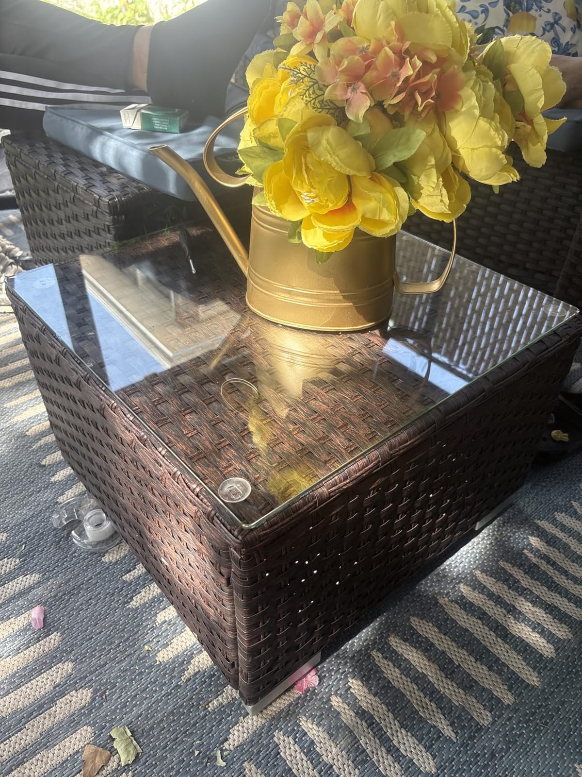 DIMAR GARDEN Outdoor Coffee Table Wicker Patio Side Table with Glass Top, 25.2in Mixed Brown customer photo 2