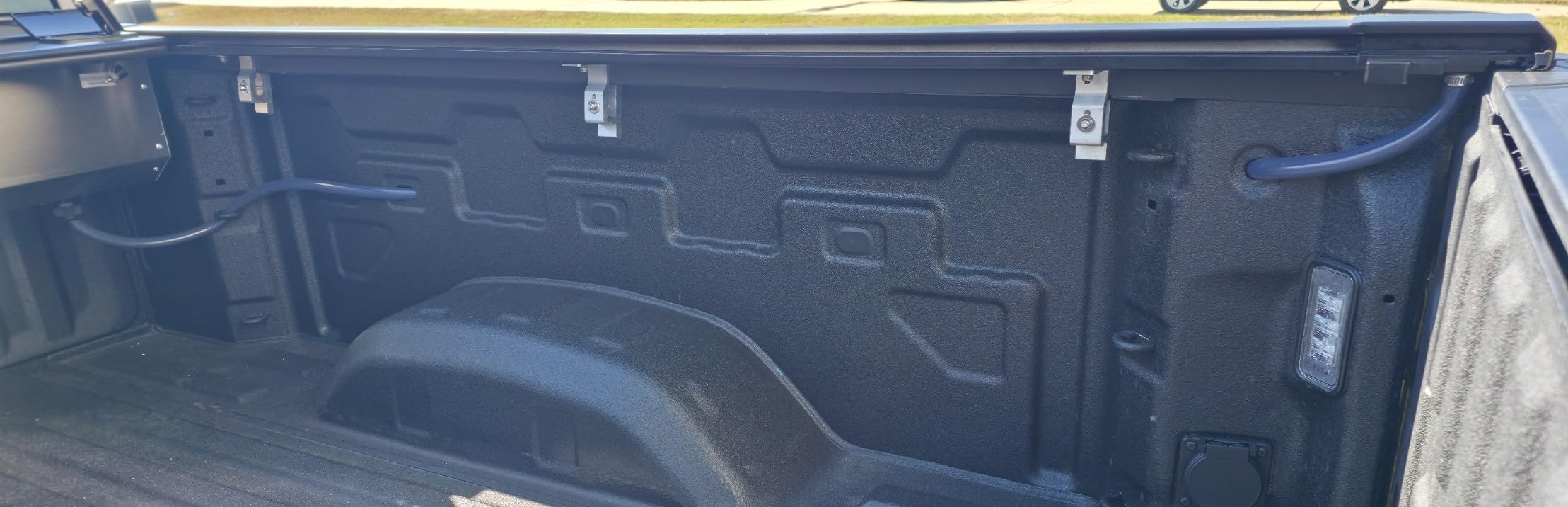 Syneticusa MB Retractable Tonneau Cover fit 2007-2026 Silverado/Sierra 1500 customer photo 1