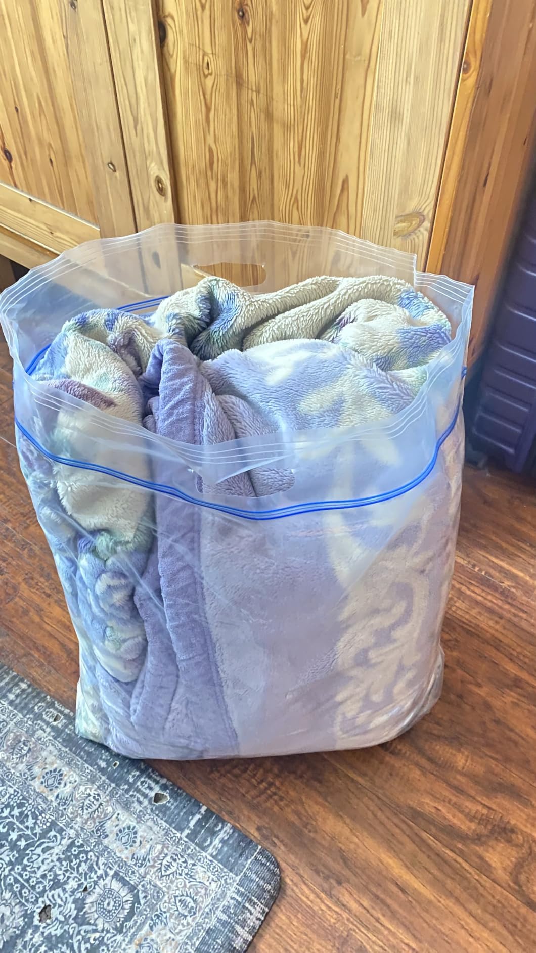 MEIQIHOME Vacuum Storage Bags, Space Saver Sealer Bags, Vacuum Seal Bags for Clothing, Pillows, Comforters, Blankets, Bedding, Travel, 7 Jumbo customer photo 1