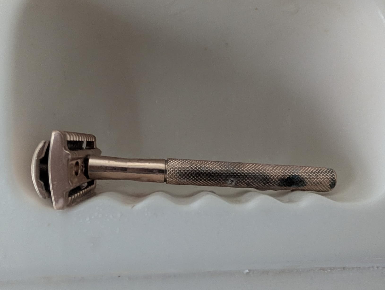 Bambaw Safety Razor for Women with 5 Double Edge Blades, Double Edge Razor, Single Blade Razors for Women and Men, Reusable & Plastic Free - Rose Gold customer photo 1