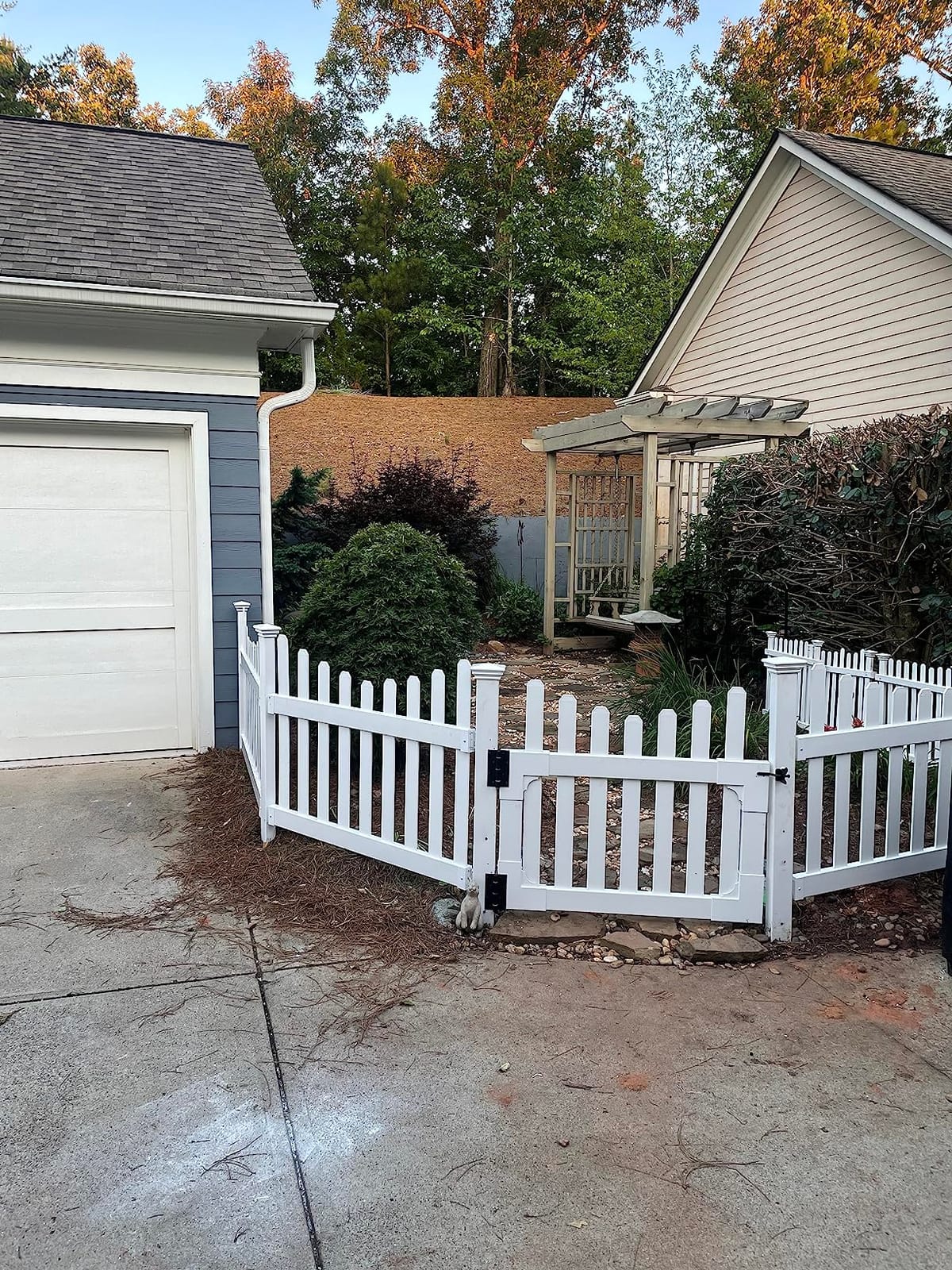 WamBam All American Scalloped Picket Gate, White Vinyl DIY No Dig Kit customer photo 1