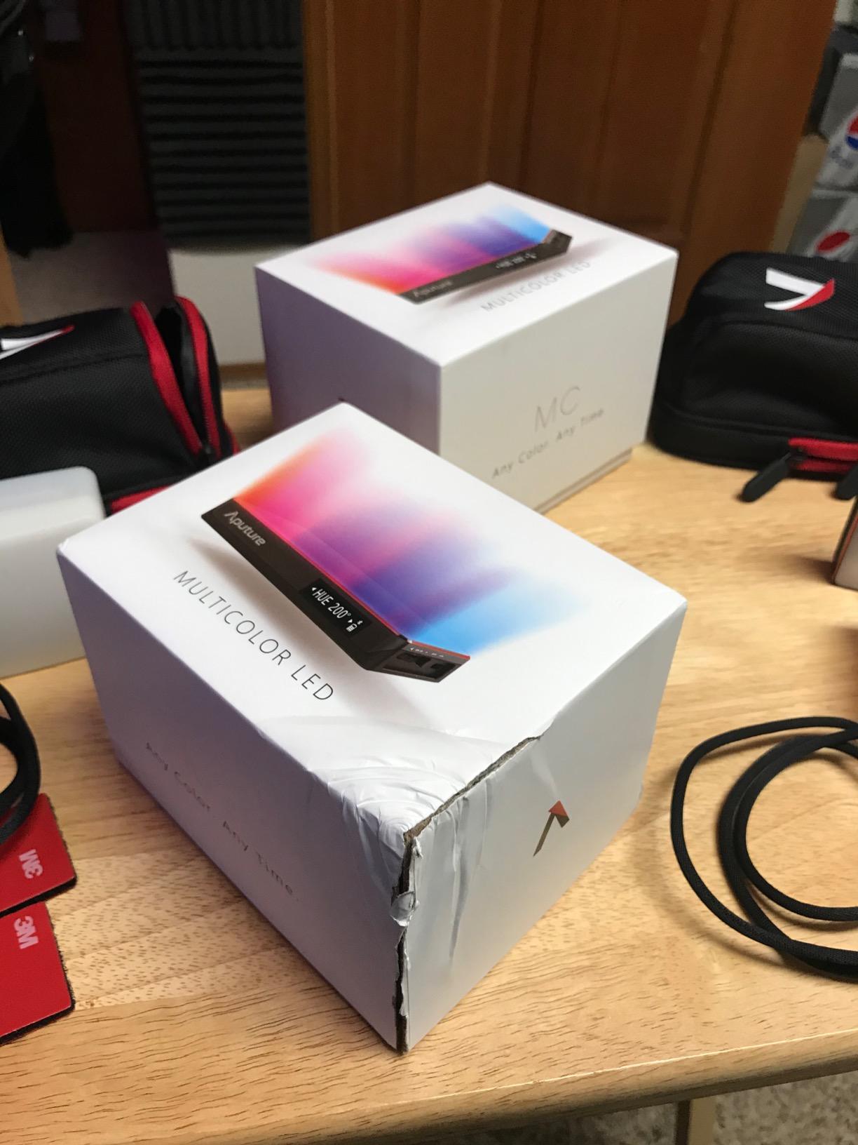 Aputure Amaran MC RGBWW Mini On Camera Video Light,CRI/TLCI 96+ customer photo 2