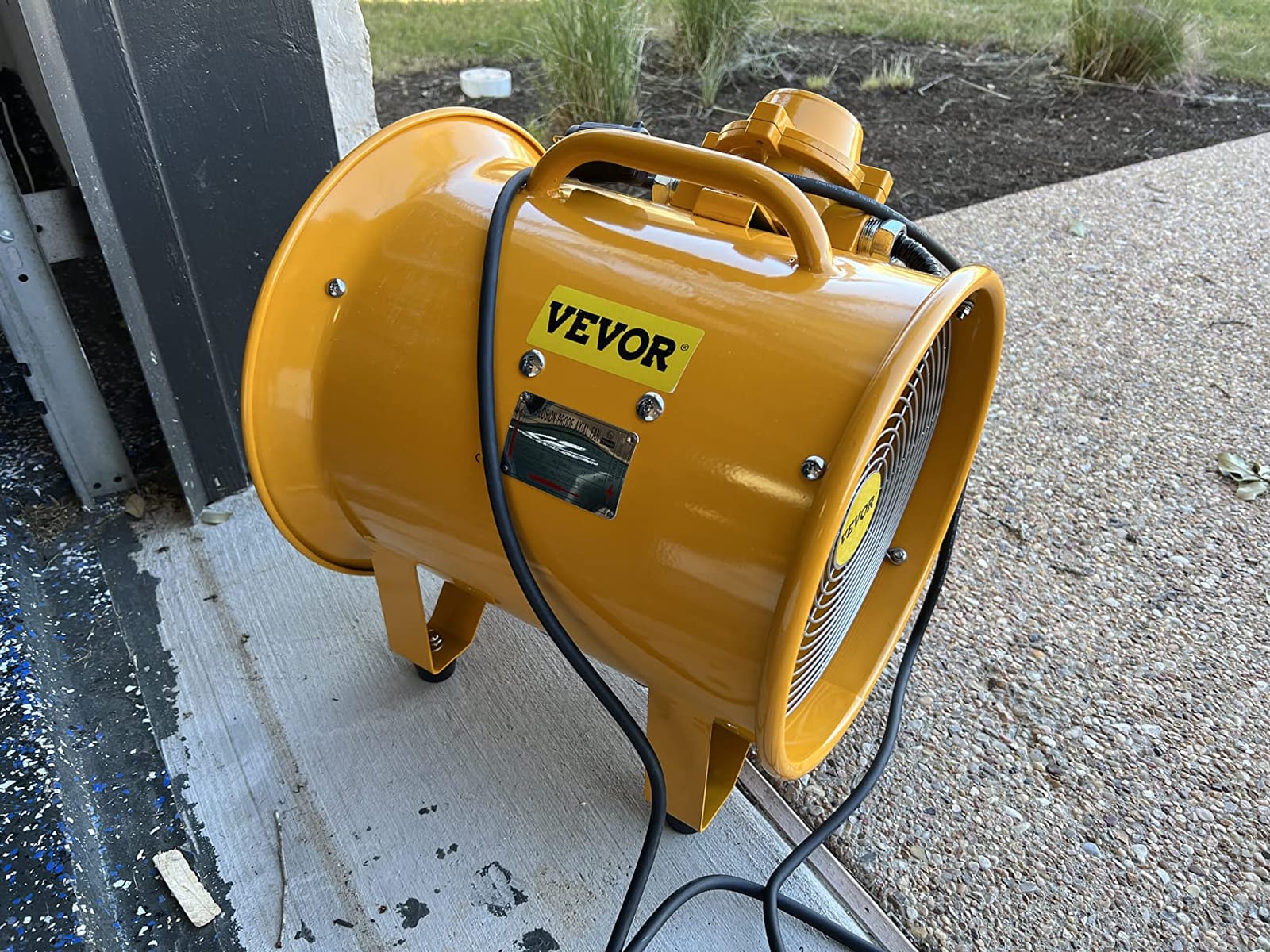 VEVOR Explosion Proof Fan 12 Inch, 550W, Industrial Portable Ventilator Blower/Exhaust with 9.8ft Light Cord -No Plug customer photo 1