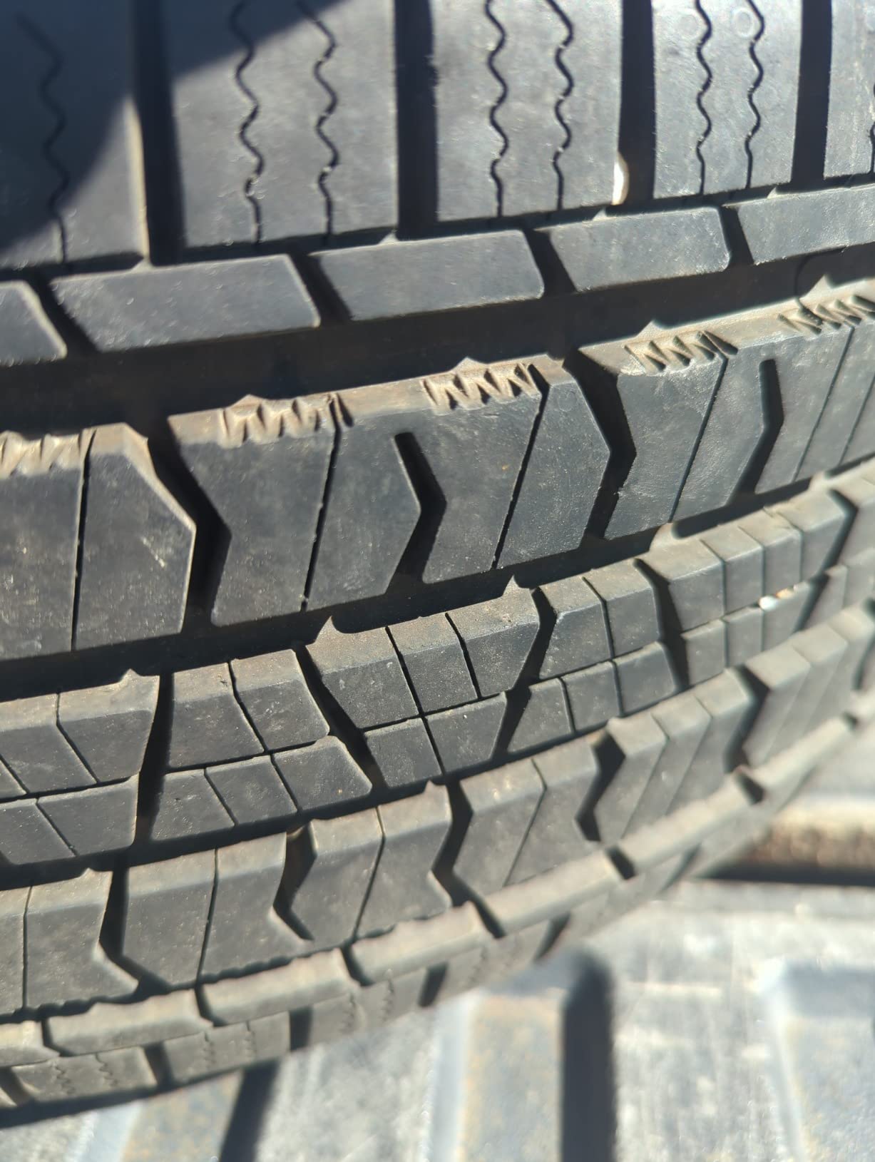 Cooper Discoverer EnduraMax All-Season 225/65R17 102H Tire customer photo 1