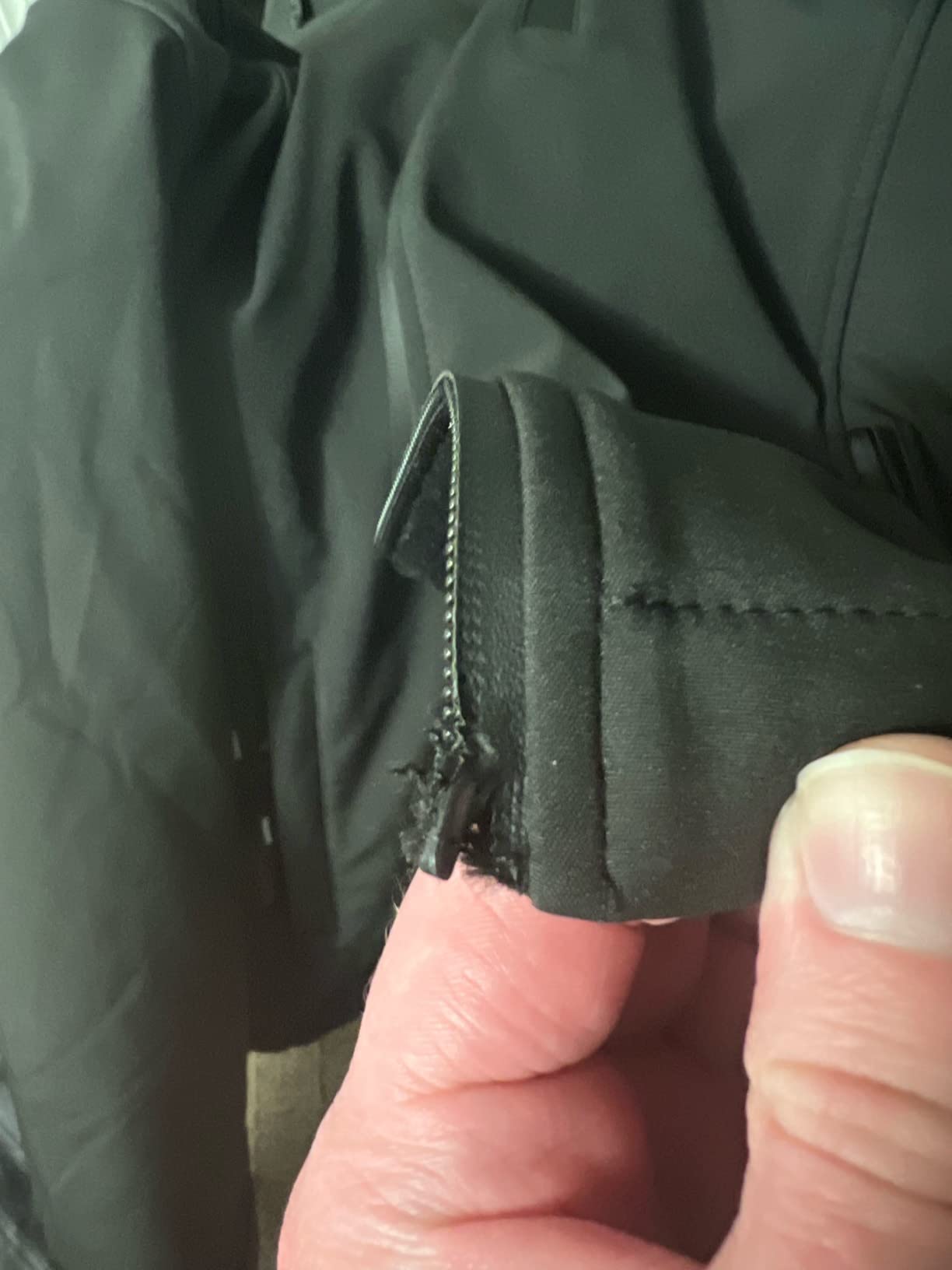 ARRIS Men`s Heated Jacket, Electric Heating Coat with 7.4V Battery and Detachable Hood - Waterproof, 8 Heating Areas customer photo 2