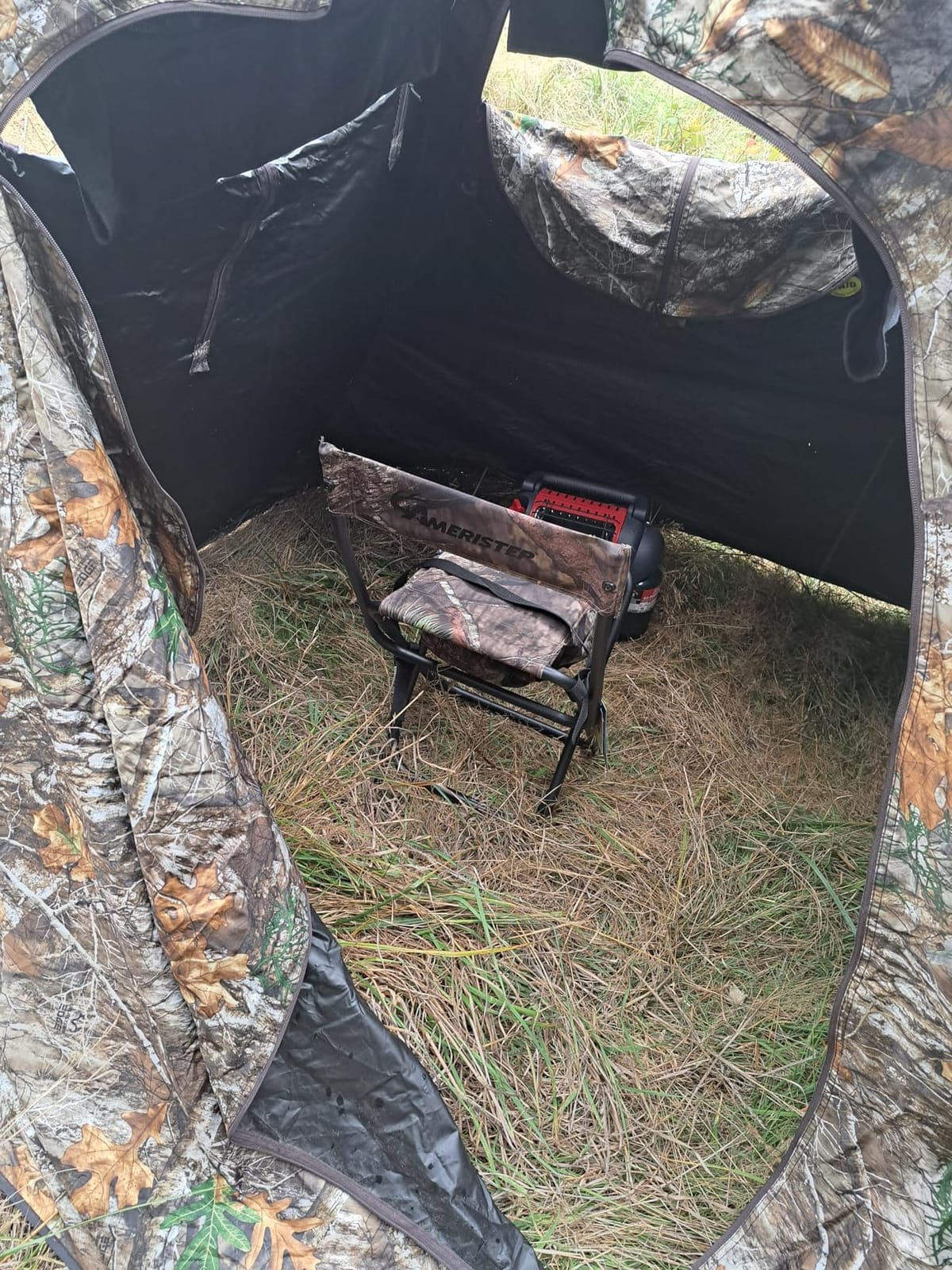 AMERISTEP Hunting Foldable Design Portable Lightweight High-Back Blind Chair with Backrest, Mossy Oak Break-up Country customer photo 1