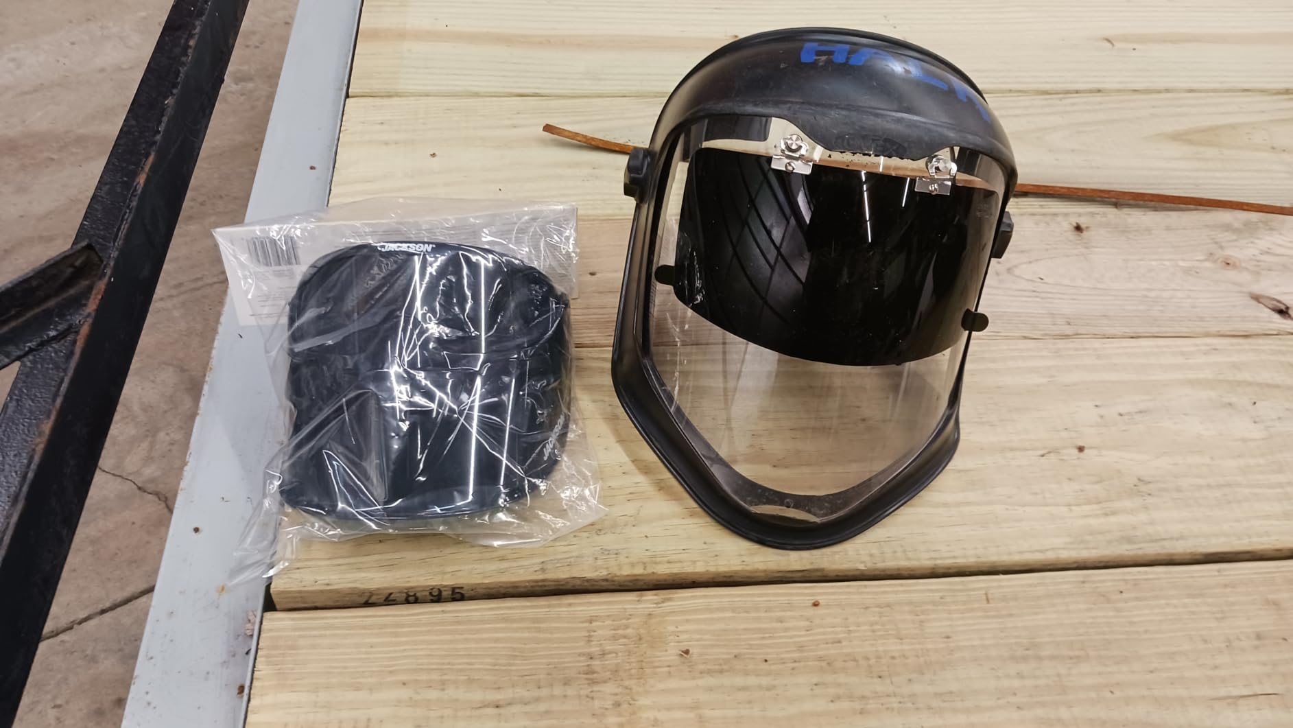 Jackson Safety GPL500 Shade 5IR Safety Goggles with Face Shield, ANSI Z87.1 customer photo 1