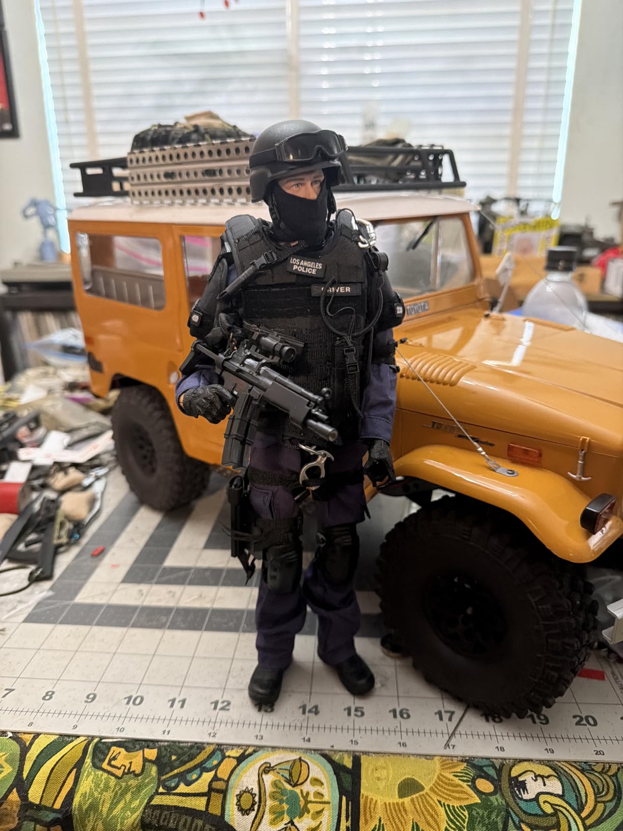 Highly Detail Special Forces 12inch Action Figure SWAT Team (ASSUALTER) customer photo 1