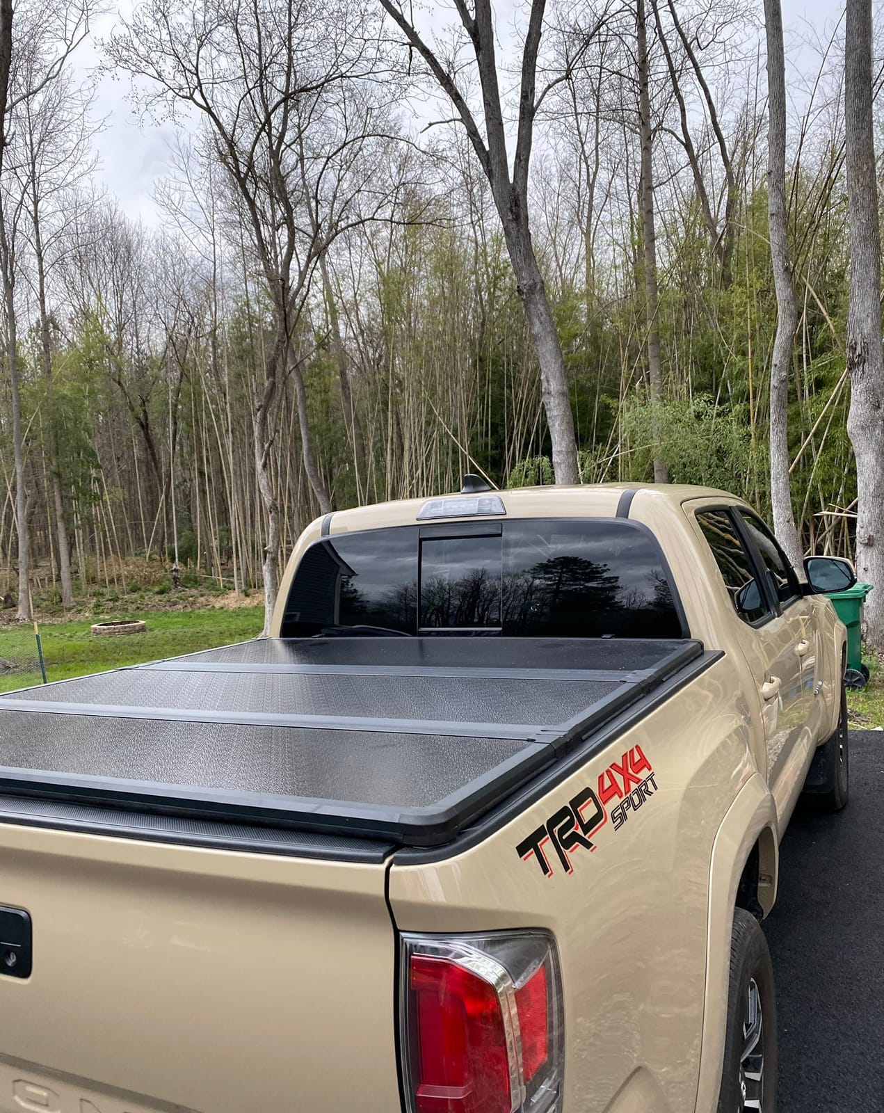 ‌Kikito Hard Tri-Fold Tonneau Cover for 2016-2026 Toyota Tacoma 5Ft Bed (59.8-60.5in) | Waterproof & No-Drill Installation‌ customer photo 1