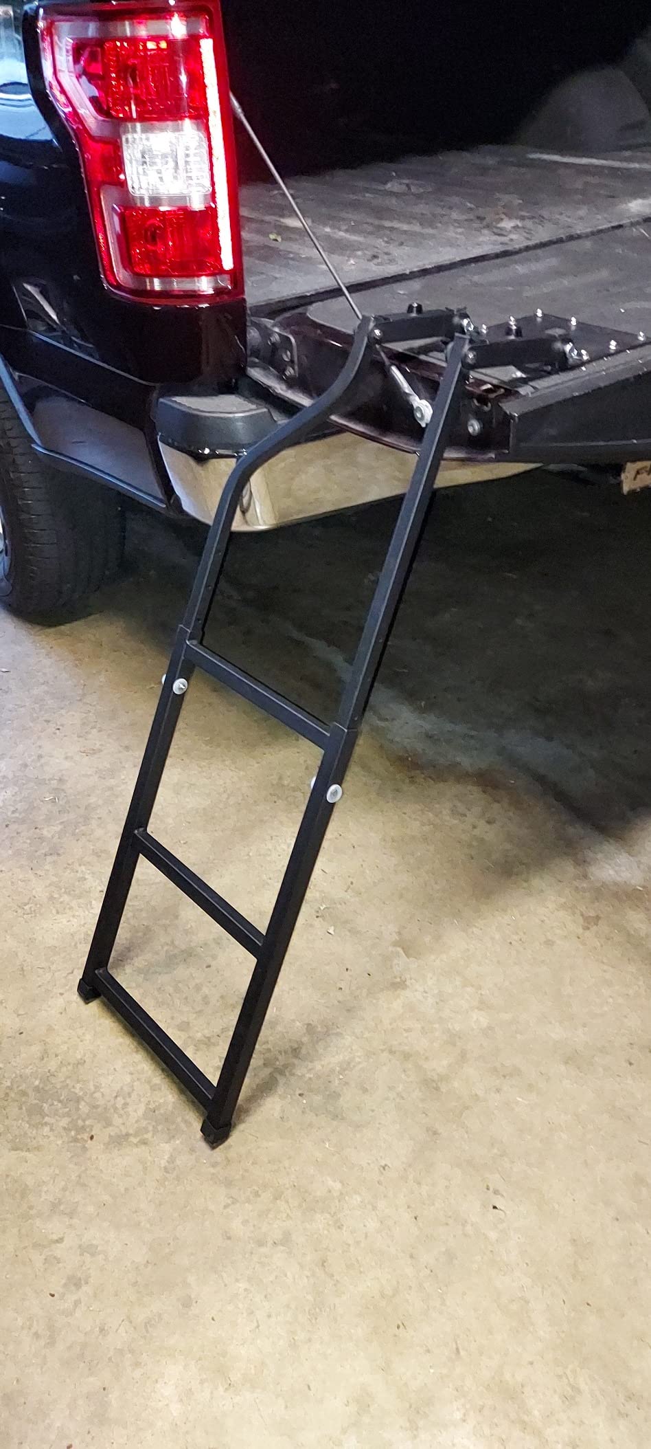 Chelhead Truck Tailgate Ladder - Foldable with Aluminum Step Grip Plates and Rubber Feet for Pickup Trucks customer photo 2