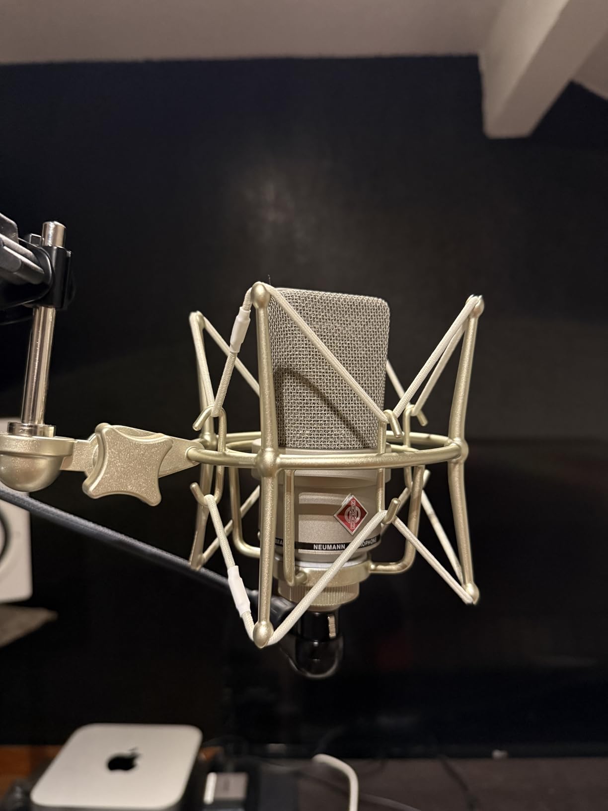 Spider Microphone Shock Mount Mic Holder - Anti Vibration Metal Spider Shockmount Compatible with Neumann U47 U67 U87 TLM102 TLM103 TLM107 M147 M149 Senheiser MK4 MK8 Condenser Microphones customer photo 2