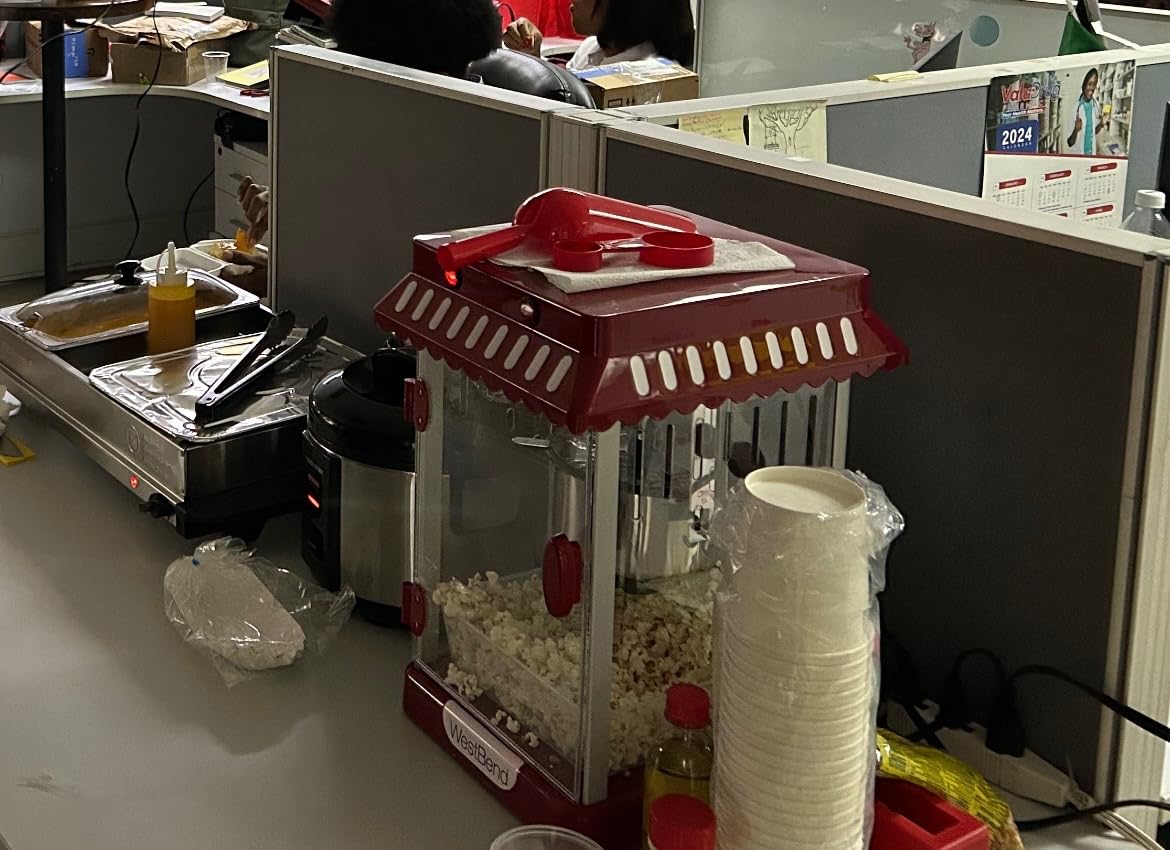 West Bend Popcorn Popper Machine Theater Style on Wheeled Cart with Non-Stick 2.5 Oz Stainless Steel Popcorn Kettle, Storage Shelf, and Popcorn Scoop, 10-Cup, Red customer photo 2