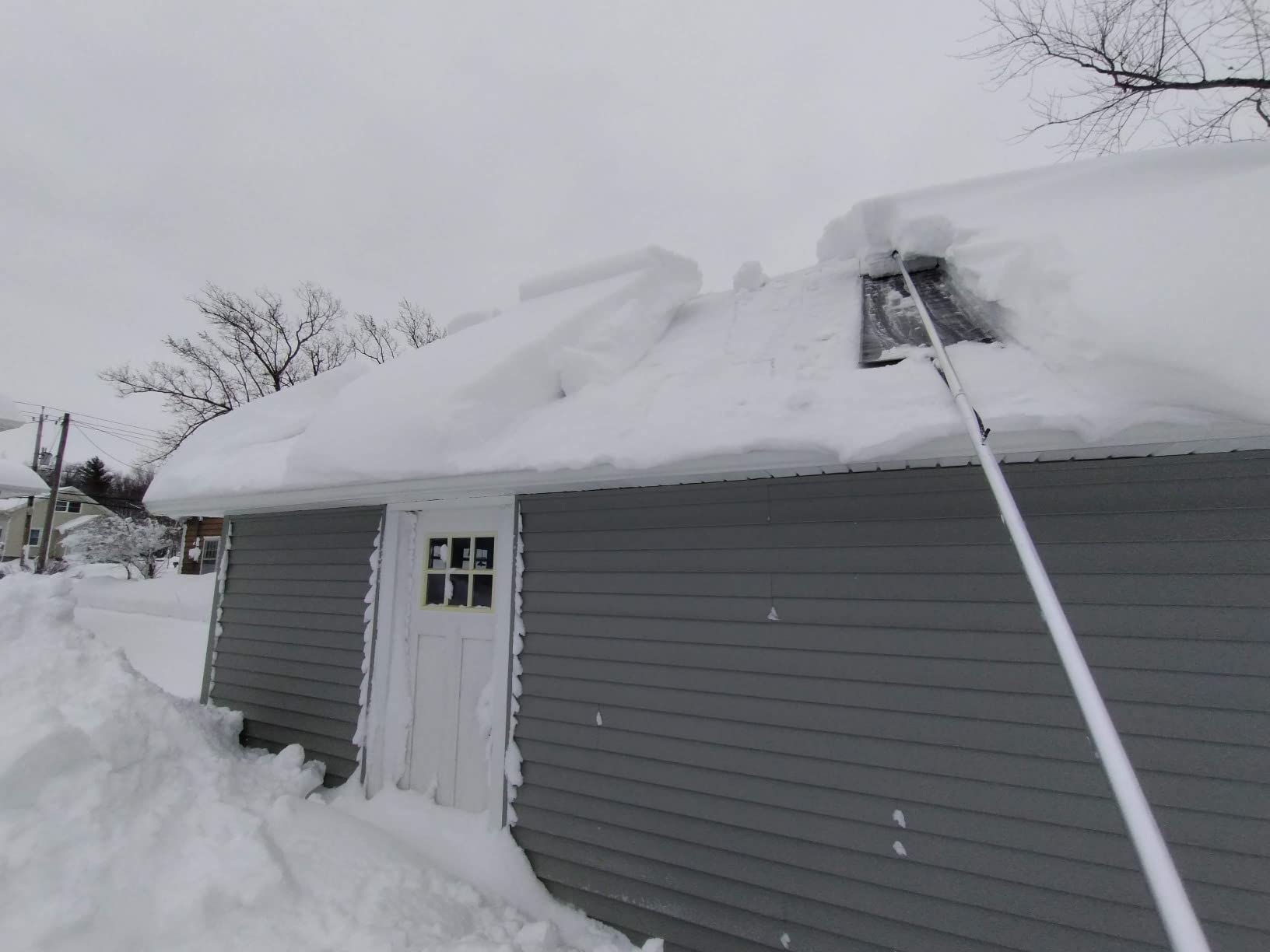 ROOF-RAZOR Roof Rake for Snow Removal | Safe-FAST-Easy Rooftop Tool | 25ft Handle | Wide 24in Cutting Head | Rugged Anti-Rip Snow Slide | MinnSNOWta Snow Rakes for House customer photo 2