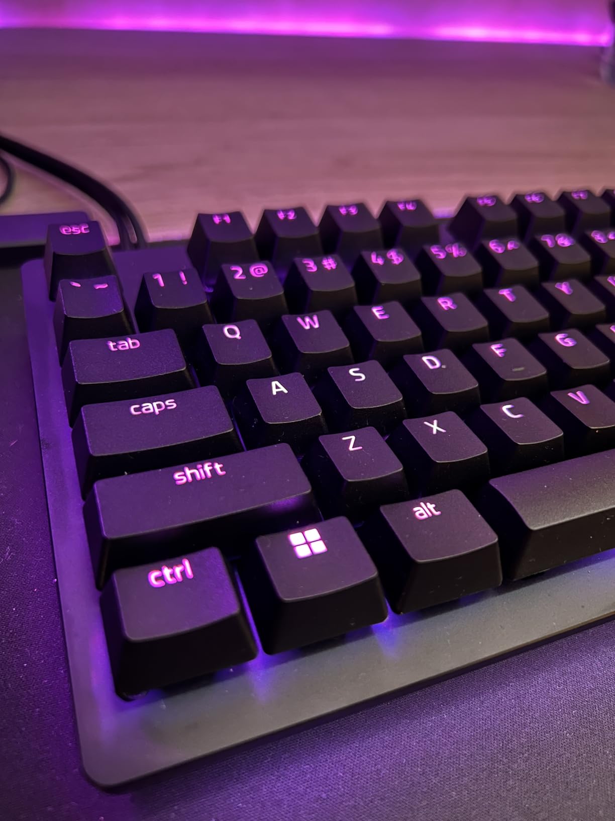 Huntsman V2 Gaming Keyboard, Analog Optical Switches, Black | Adjustable Actuation, Rapid Trigger Mode, Dedicated Media Keys & Dial, Chroma RGB Lighting, Magnetic Plush Wrist Rest customer photo 1