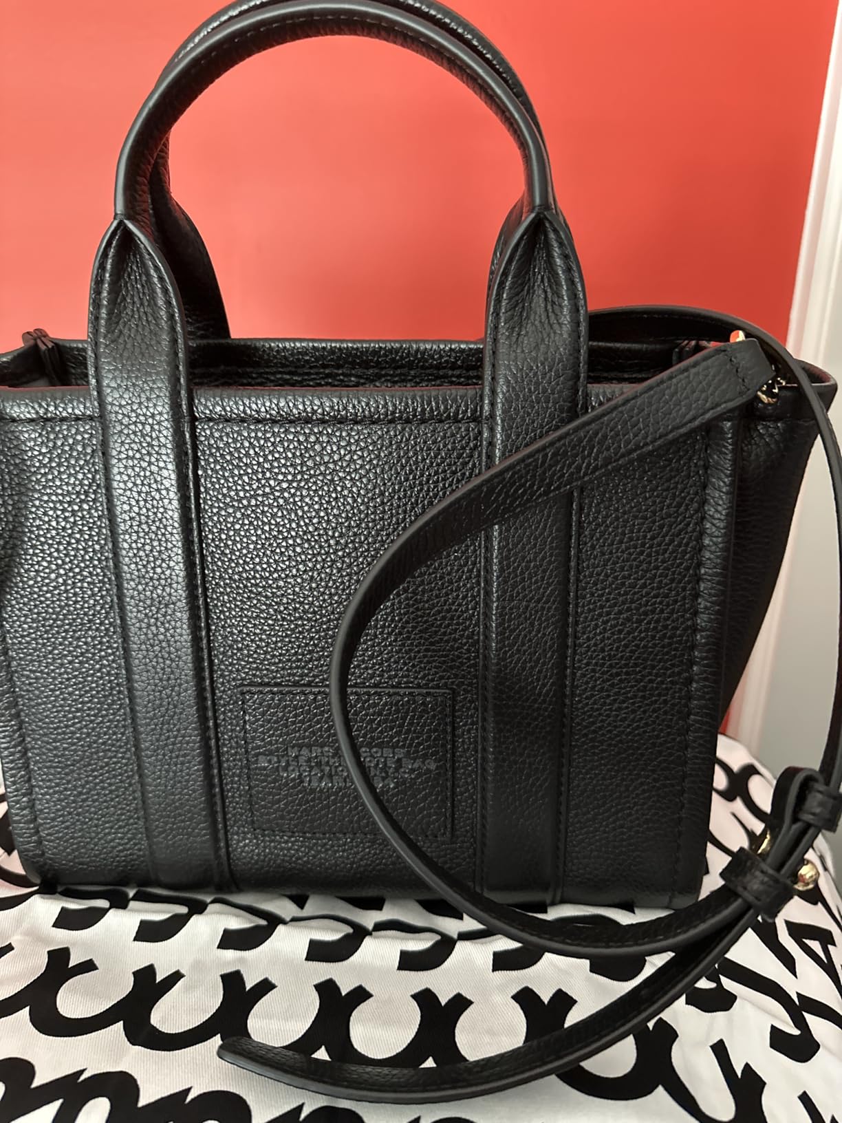 Marc Jacobs Women's The Leather Small Tote Bag customer photo 1